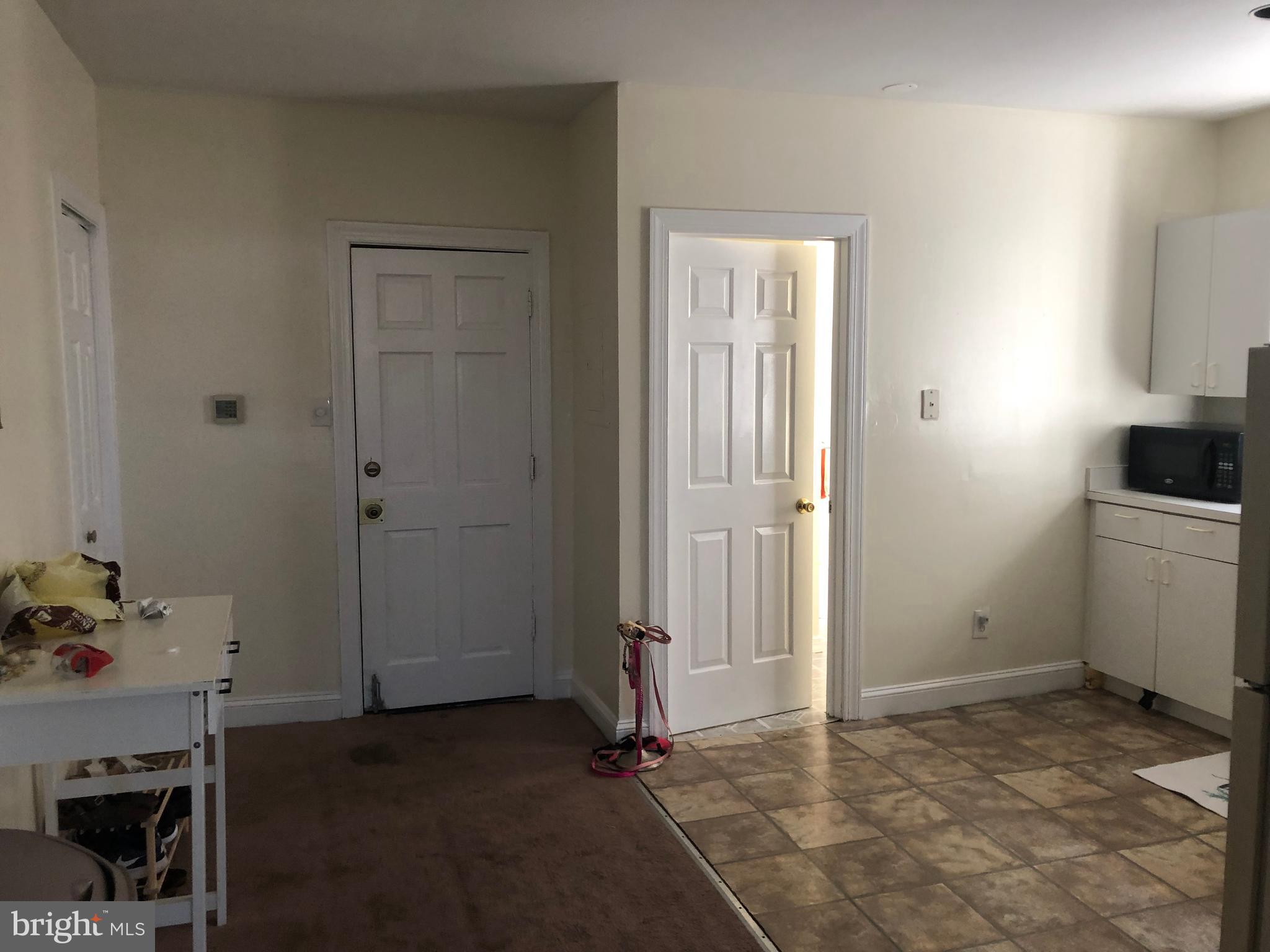 UNIVERSITY CITY - Residential Income