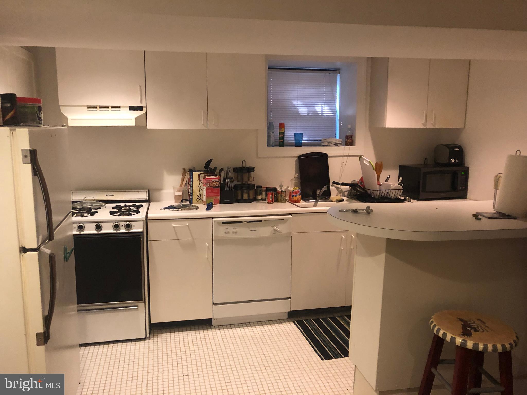 UNIVERSITY CITY - Residential Income