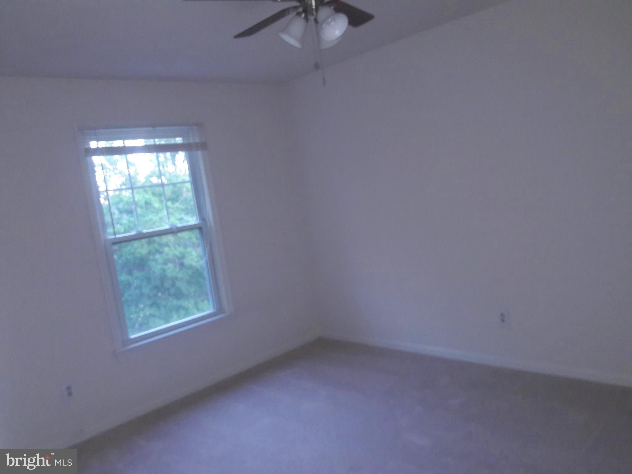 HAMPTON COURT - Residential Lease