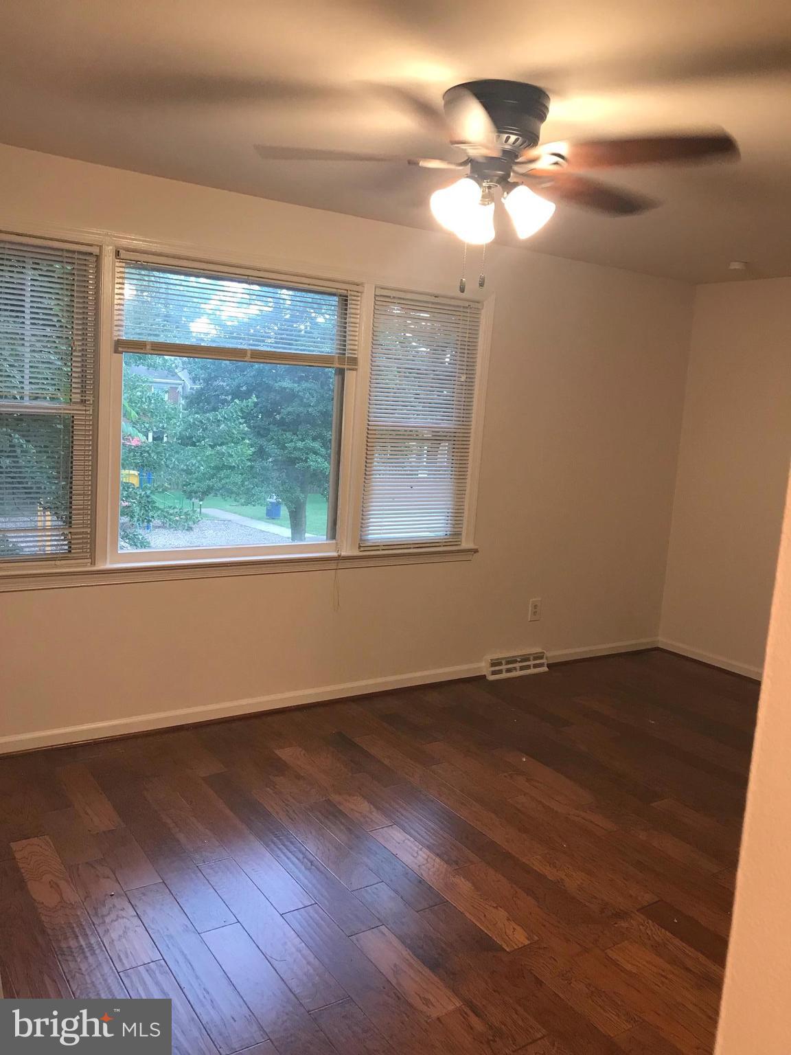 HAMPTON COURT - Residential Lease