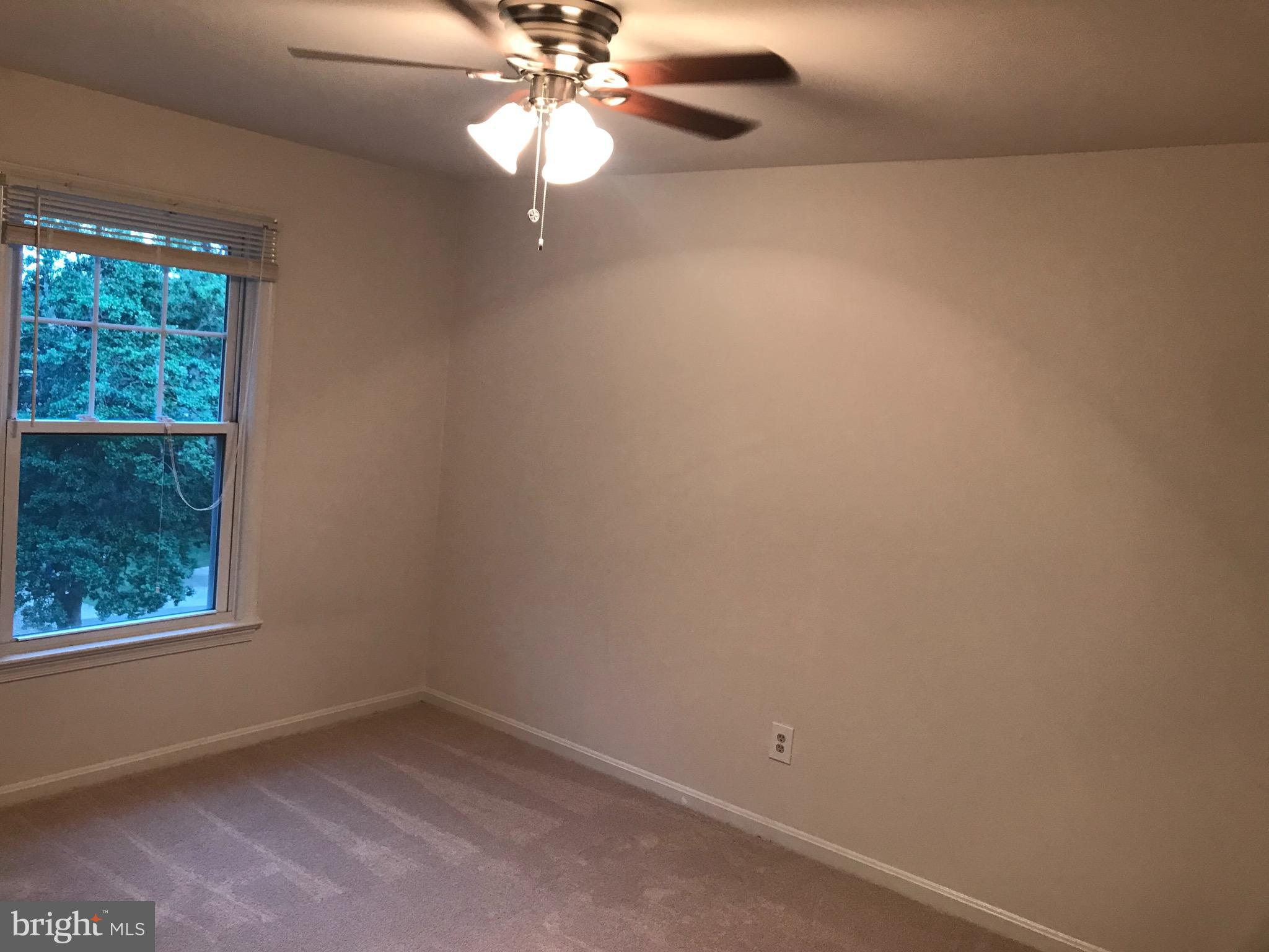 HAMPTON COURT - Residential Lease