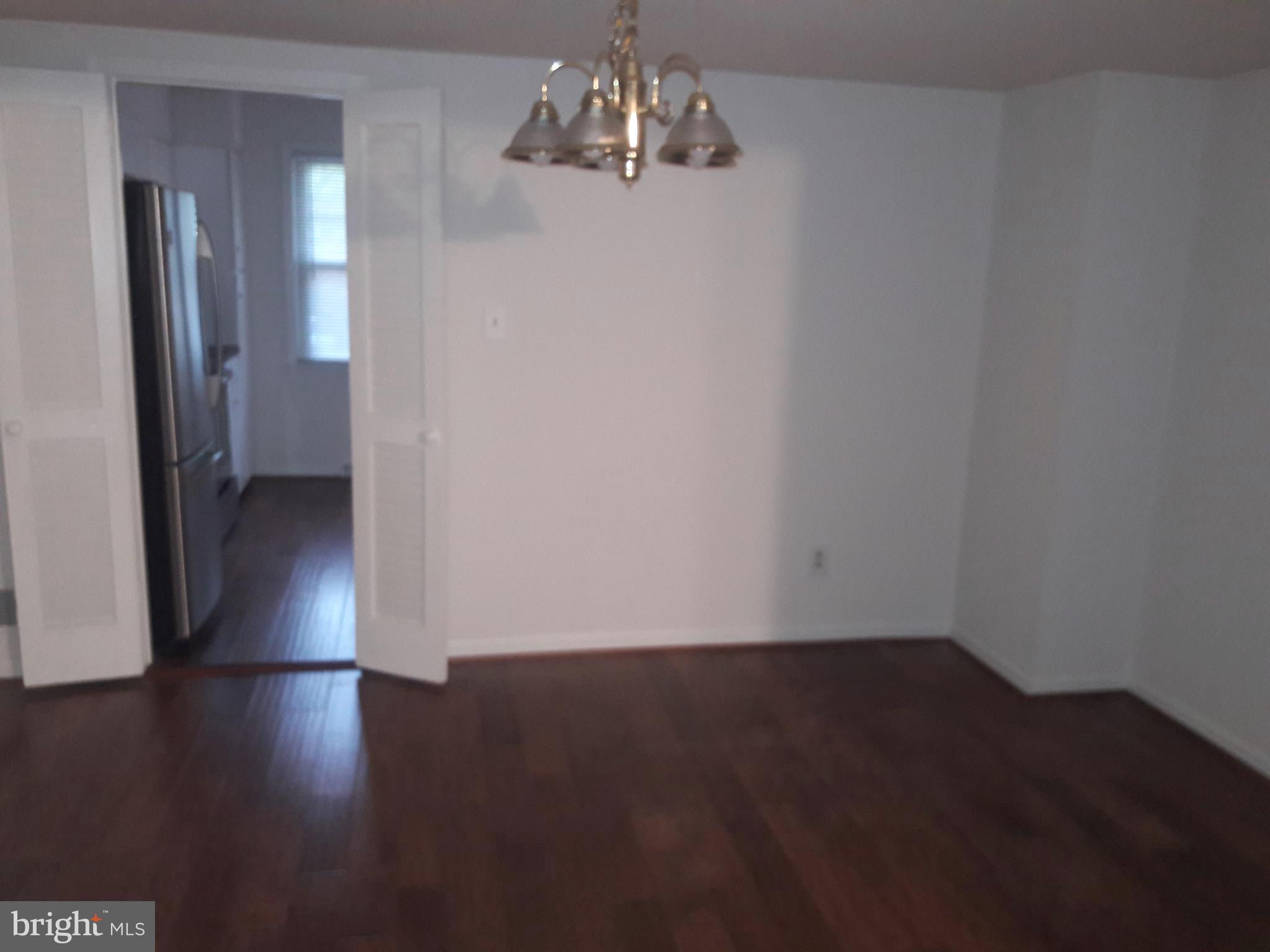 HAMPTON COURT - Residential Lease