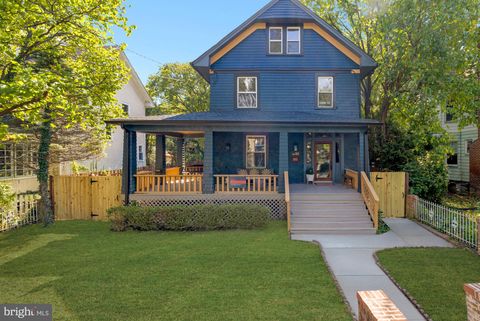1925 LAWRENCE STREET NE WASHINGTON DC 20018