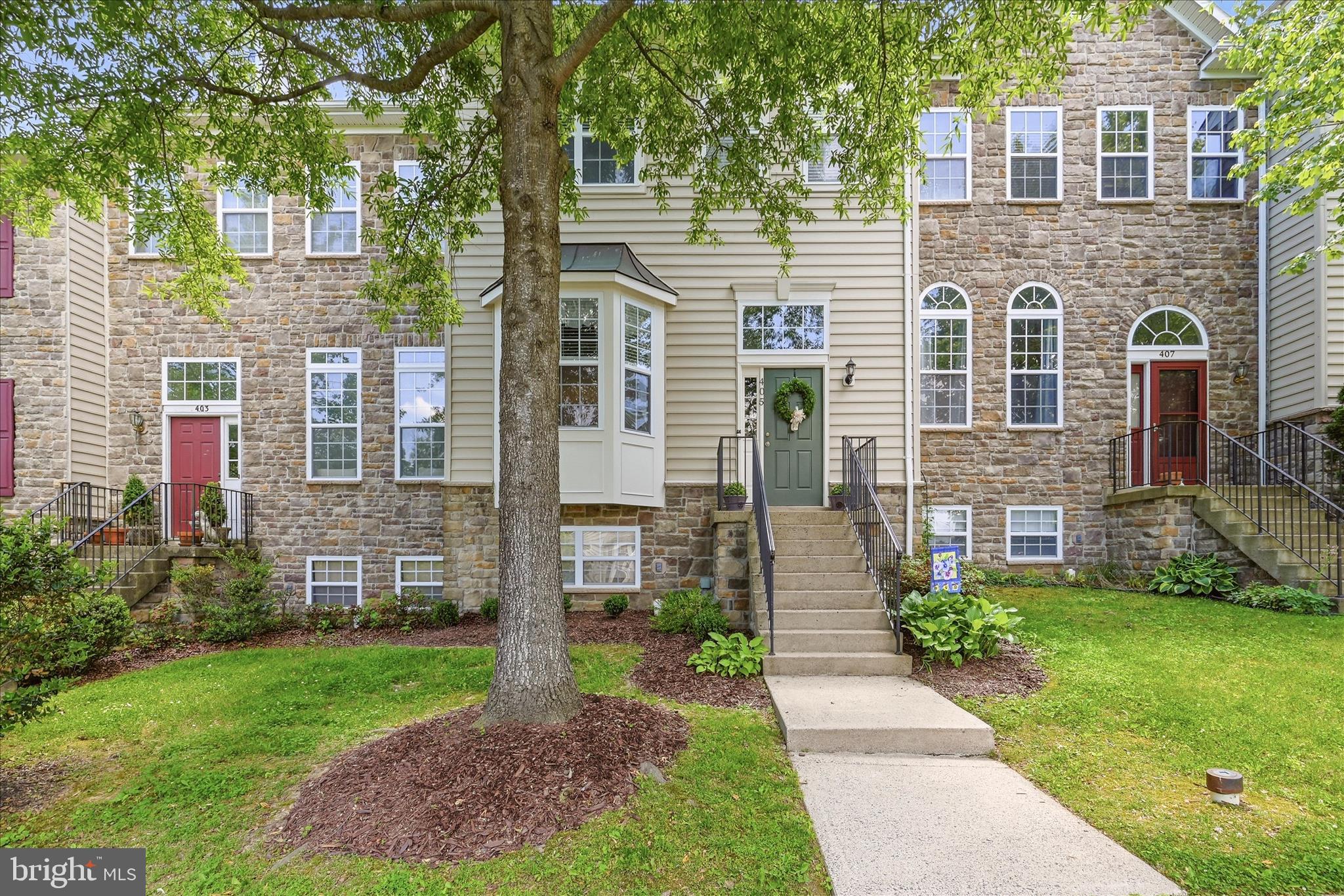 405 LEEDS RIDGE COURT