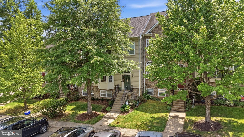 Photo of 405 Leeds Ridge Court, PURCELLVILLE, VA 20132 (MLS # VALO2119112)