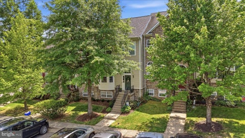 Photo of 405 Leeds Ridge Court, PURCELLVILLE, VA 20132 (MLS # VALO2119112)