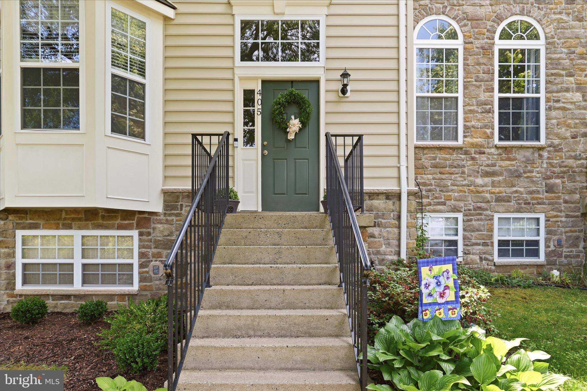 405 LEEDS RIDGE COURT