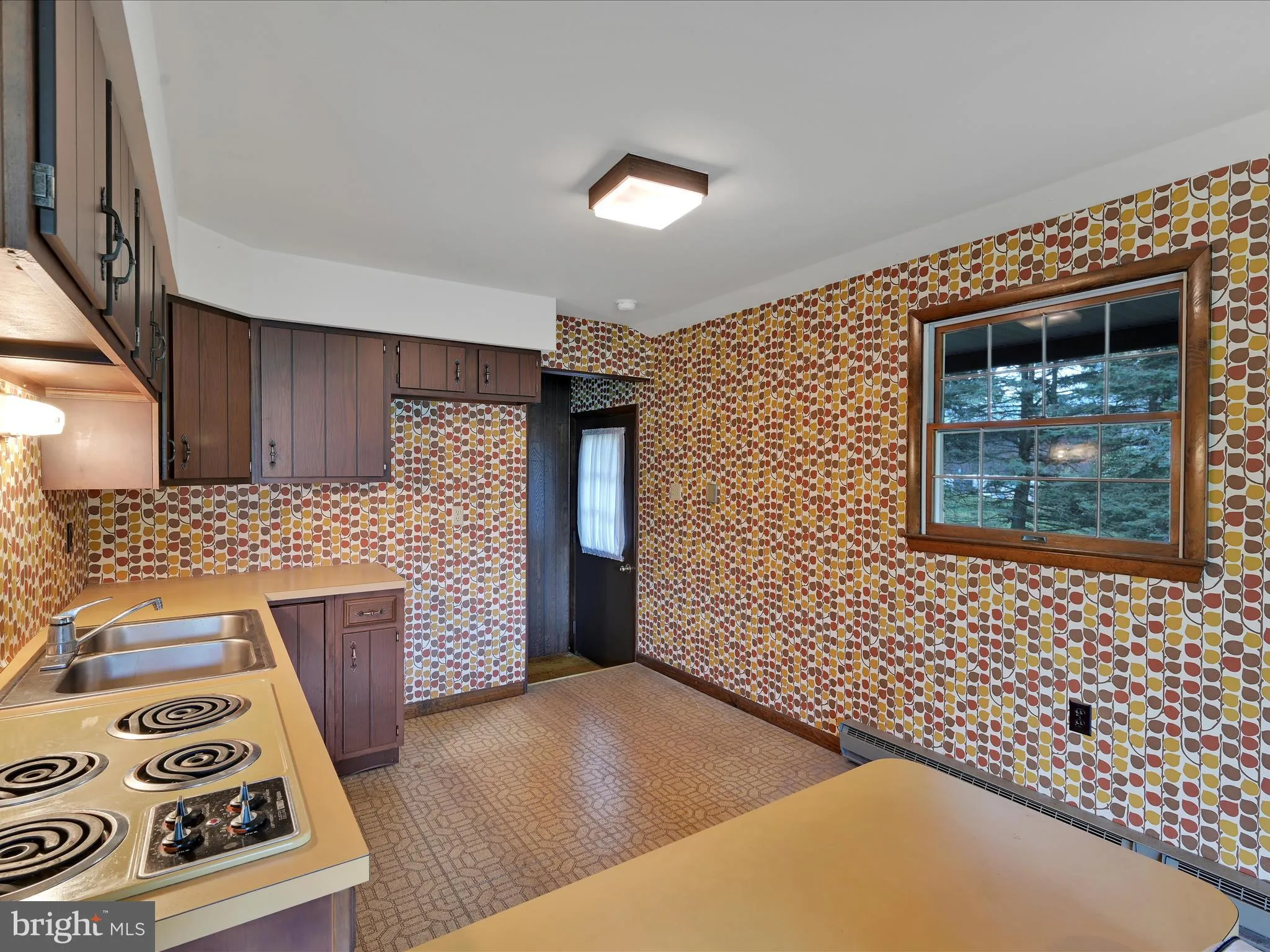 Auburn, Pennsylvania 17922, United States, 3 Bedrooms Bedrooms, ,2 BathroomsBathrooms,Residential,Pending,211274