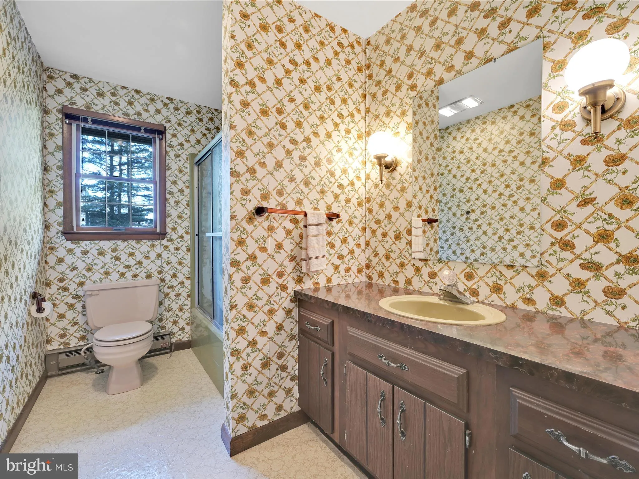 Auburn, Pennsylvania 17922, United States, 3 Bedrooms Bedrooms, ,2 BathroomsBathrooms,Residential,Pending,211274