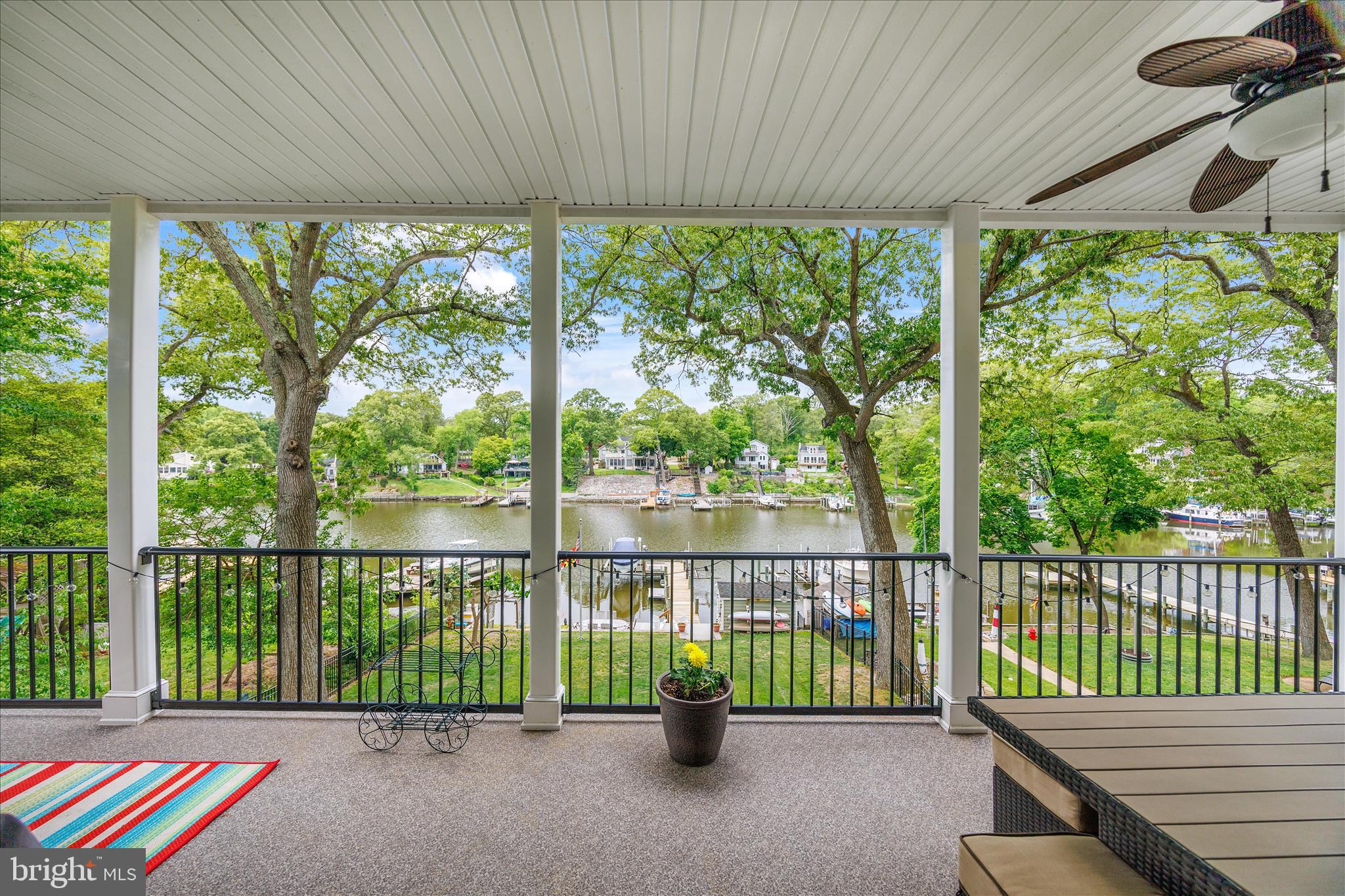 COUNTRY LIFE MANOR - Residential