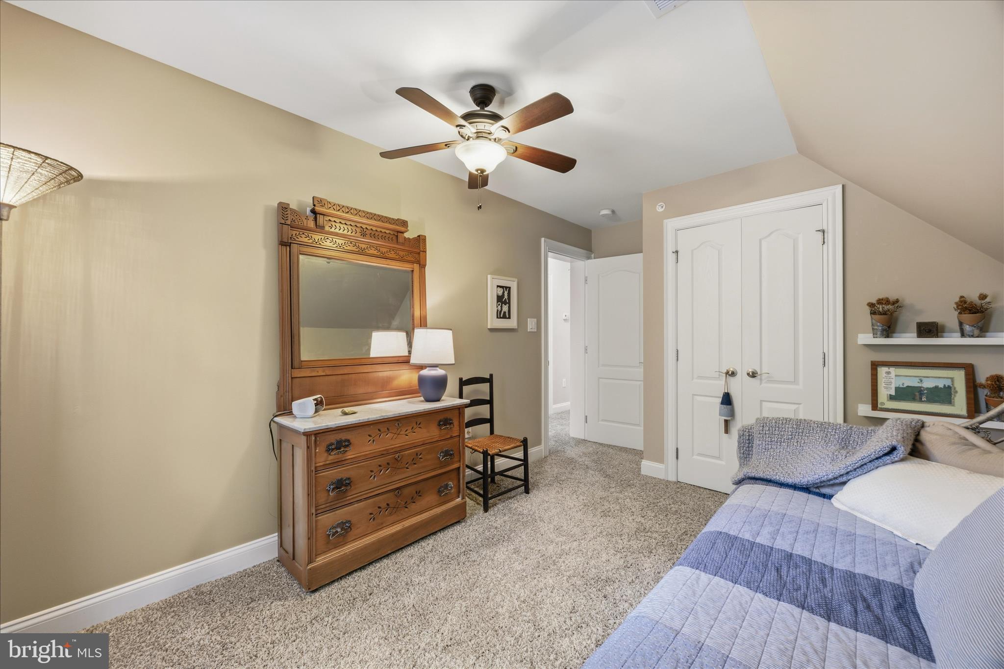 COUNTRY LIFE MANOR - Residential