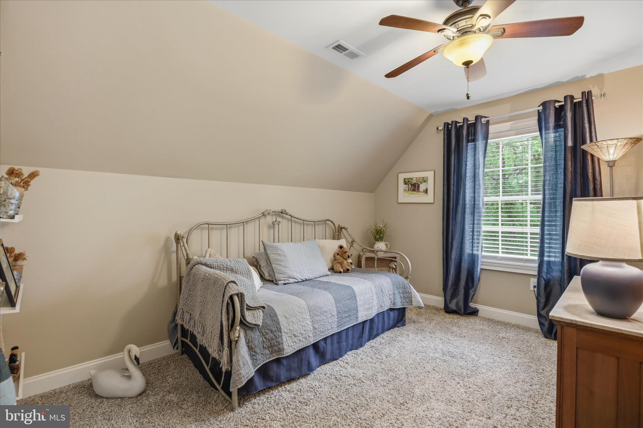 COUNTRY LIFE MANOR - Residential