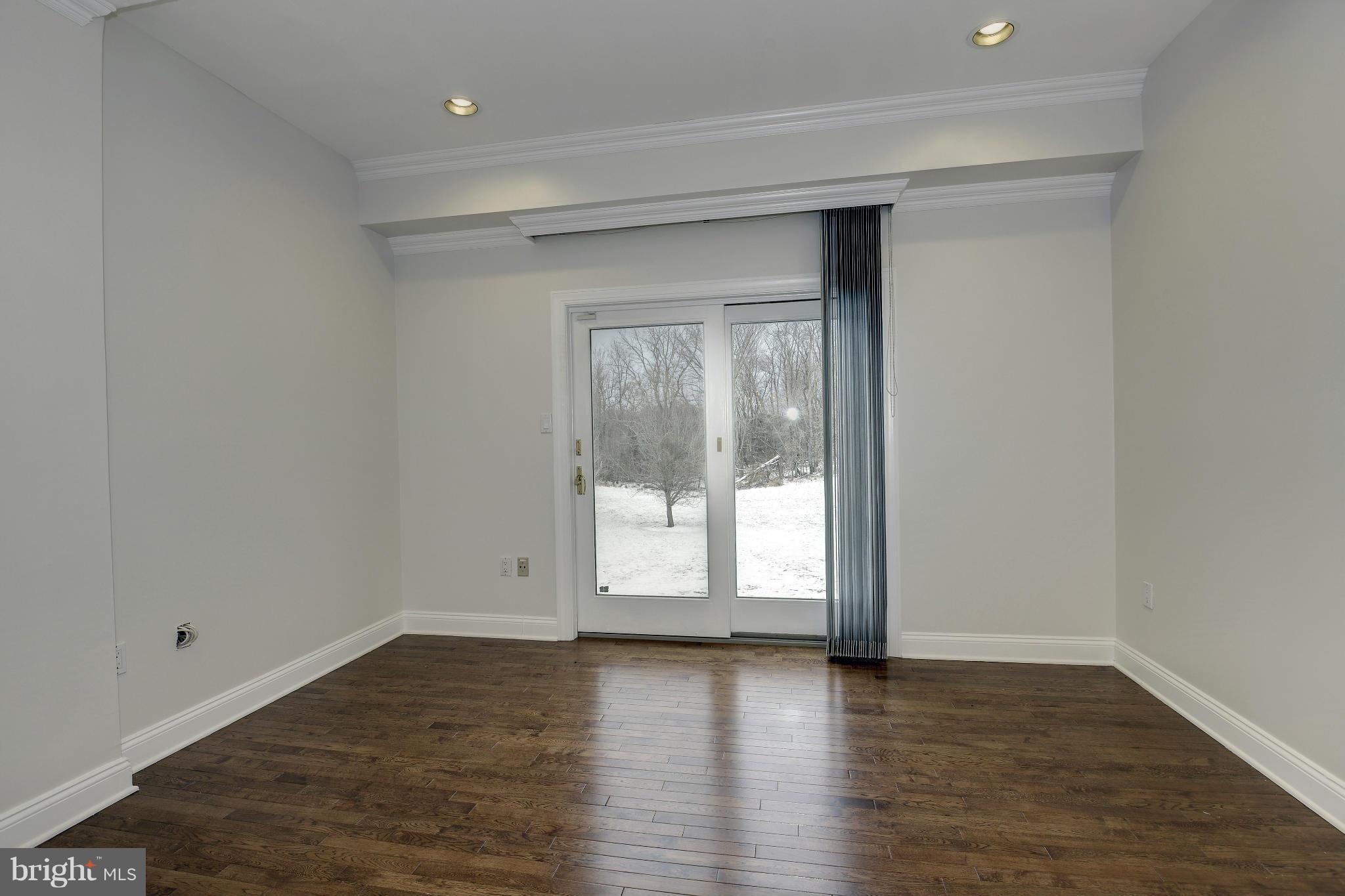 DARNESTOWN OUTSIDE - Residential