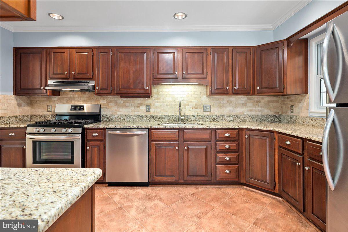 RIVERSIDE ESTATES - Residential