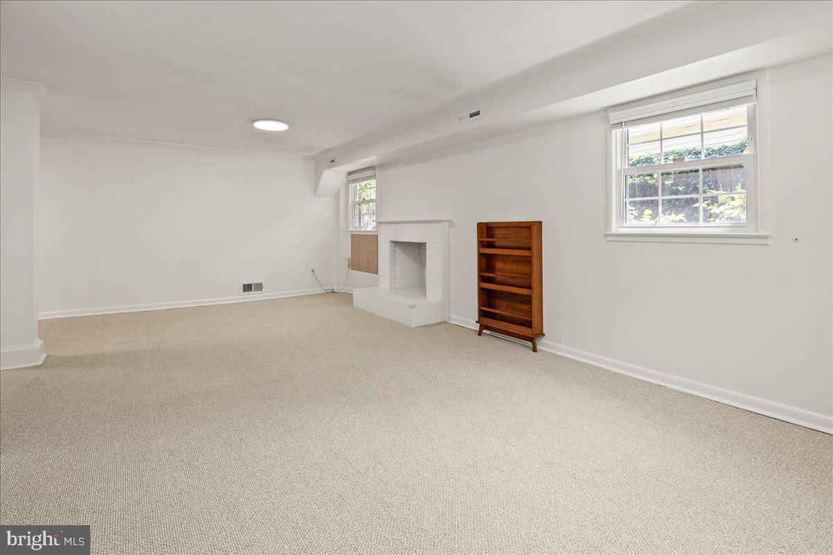 RIVERSIDE ESTATES - Residential