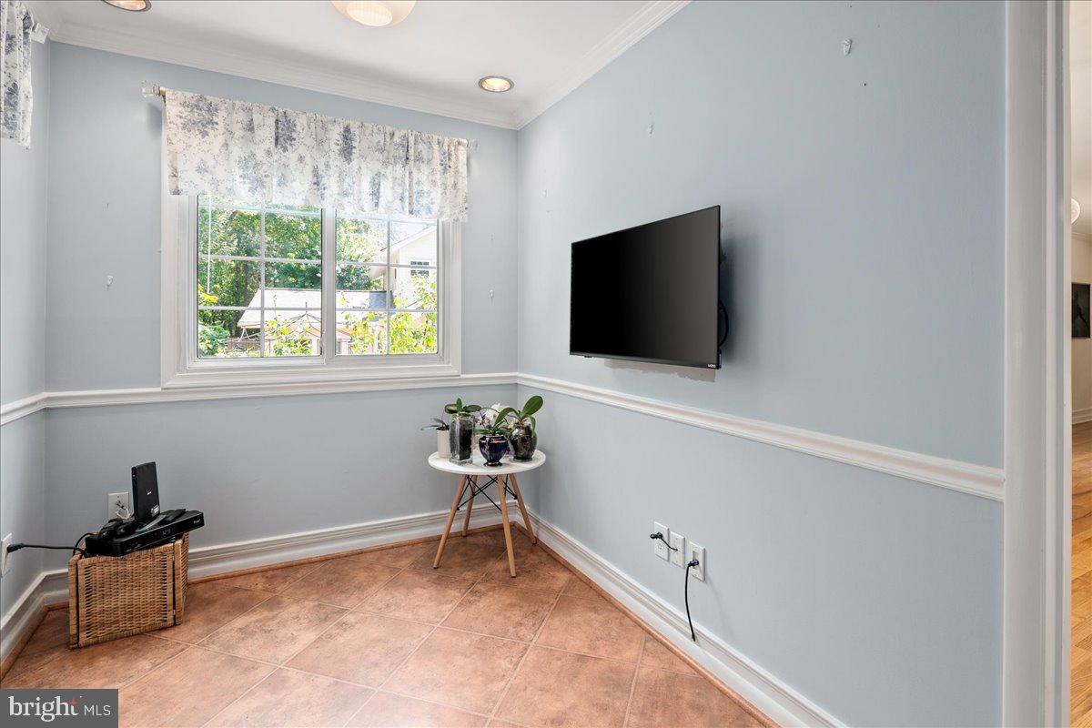 RIVERSIDE ESTATES - Residential