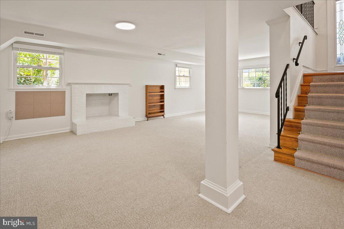 RIVERSIDE ESTATES - Residential