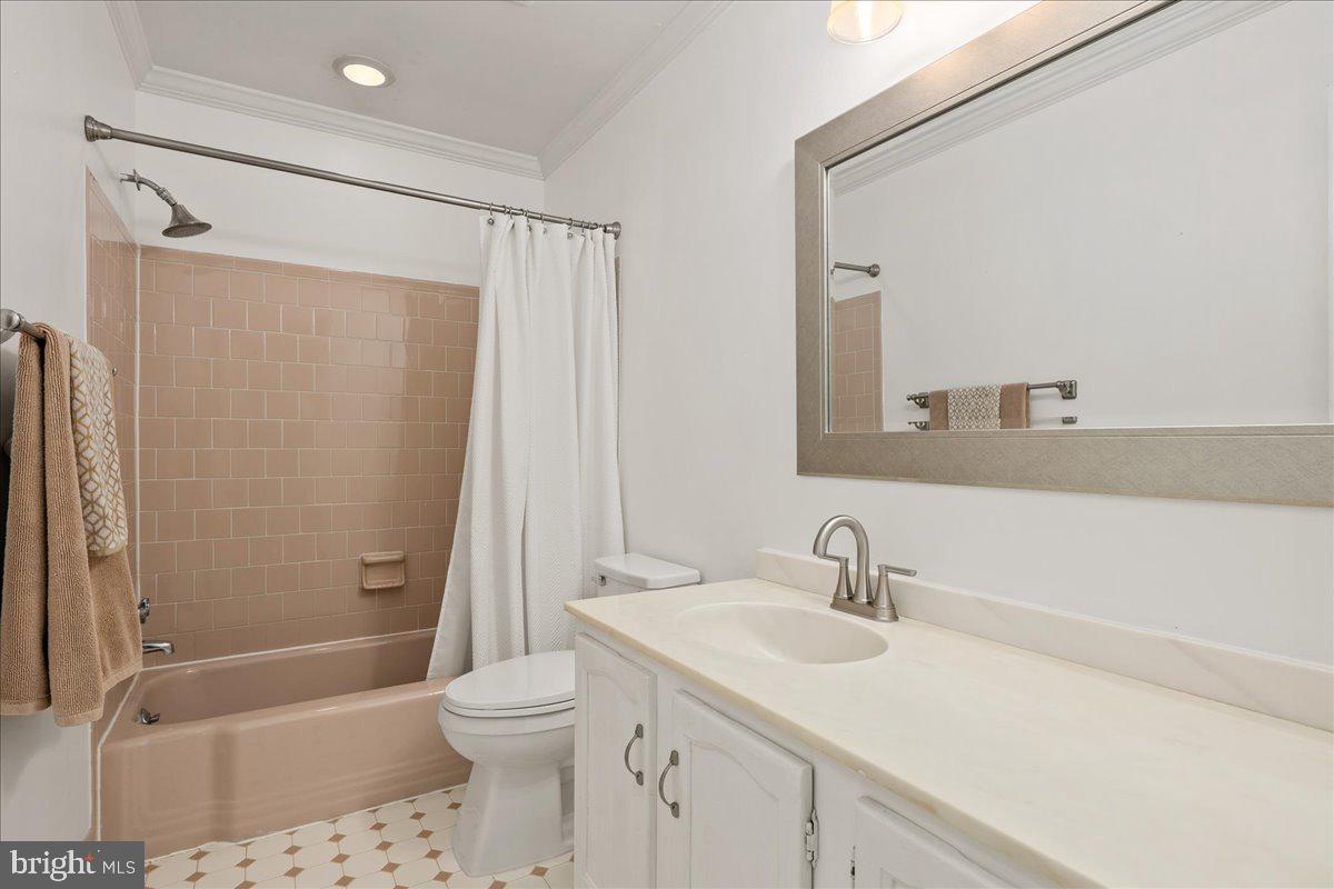 RIVERSIDE ESTATES - Residential