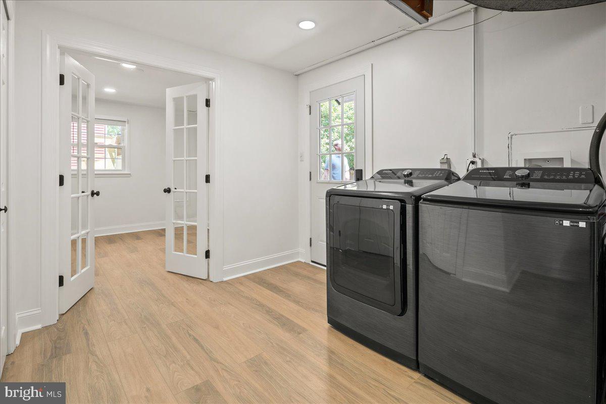 RIVERSIDE ESTATES - Residential