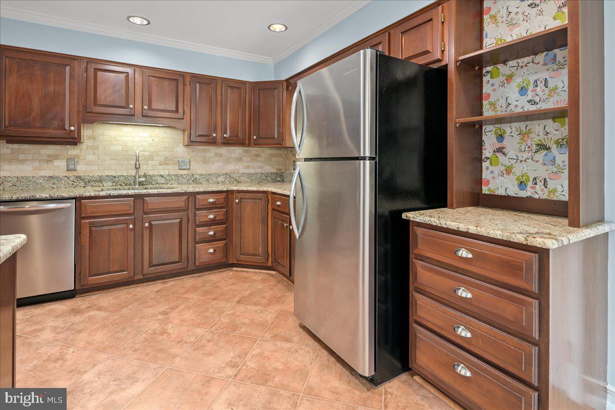 RIVERSIDE ESTATES - Residential