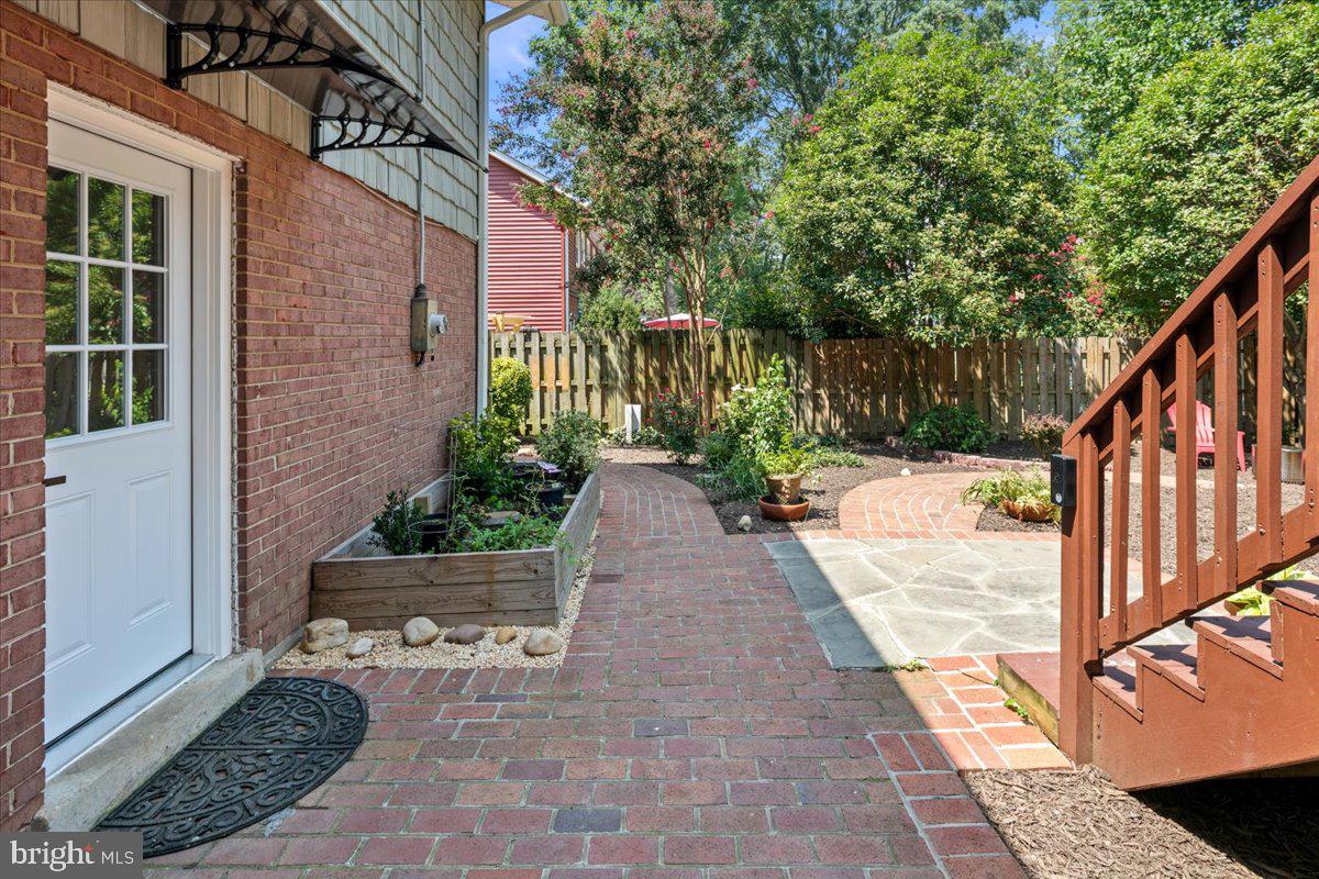 RIVERSIDE ESTATES - Residential