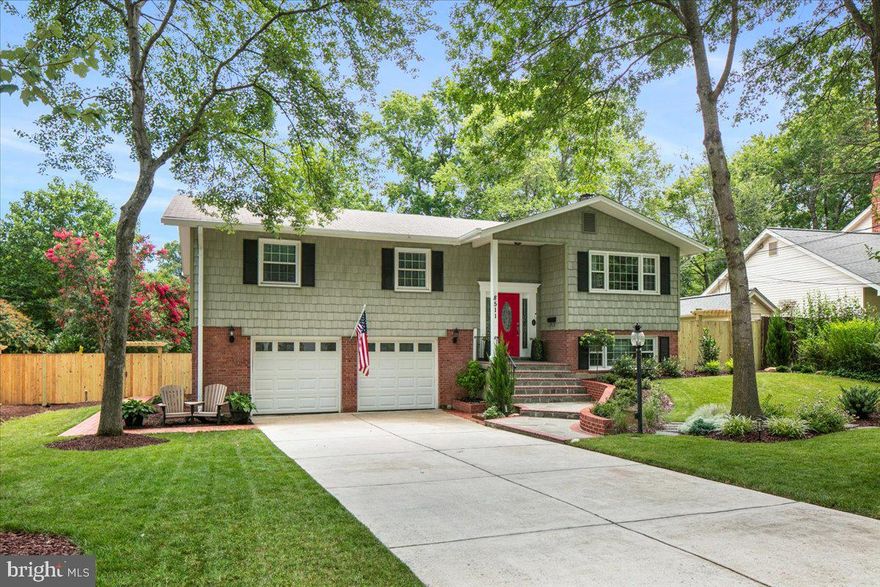 One of Riverside Estates most admired homes combines size with truly exciting updates and enhancements. The interior features include: gorgeous hardwood floors throughout main level,  replacement thermal windows, updated kitchen/baths, and finished lower level. The lower level is not only finished but improved to include private bedroom suite and private office/6th bedroom removed from the hustle and bustle of the main level. More than ample parking is provided by true oversize two car garage with room for storage of yard tools etc. In addition to parking for two cars, the "piece de resistance"  of the home is its striking screen porch which overlooks the beautifully landscaped rear grounds. Truly incredible list of recently improved items totaling around $100k includes: landscaping in front and rear of home (2025), privacy fence with gates on either side (2025), finished off utility room to convert it into private office and laundry room combo (2025), bedroom carpet and lower level rec room/under stairs(2025), removed all dead/damaged trees (2024), garage floor epoxy (2024), interior paint (2024), kitchen stove and dishwasher (2023), attic insulation added (2022), front door and door leading into screened-in porch replaced (2020), created playroom under stairs (2018), renovated lower level bedroom to create private suite (2017), garage doors replaced (2017), driveway replaced (2016), primary bath renovated (2015), windows replaced (2015),  interior doors replaced (2015), interior molding installed (2015), kitchen backsplash installed (2014), kitchen floor replaced (2012), roof replaced (2010),  screened in porch added (2006), and the list goes on! Your search is over! If you're looking for a truly exceptional property for reasonable price, this is the one!