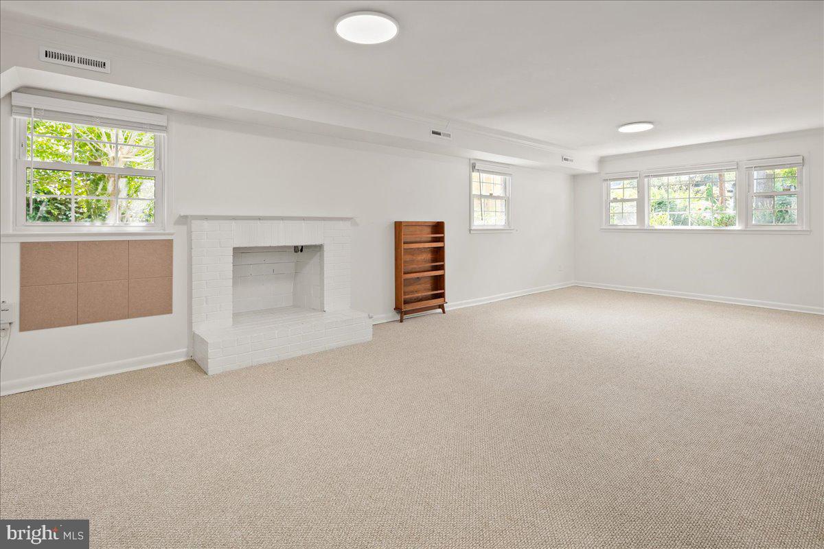 RIVERSIDE ESTATES - Residential