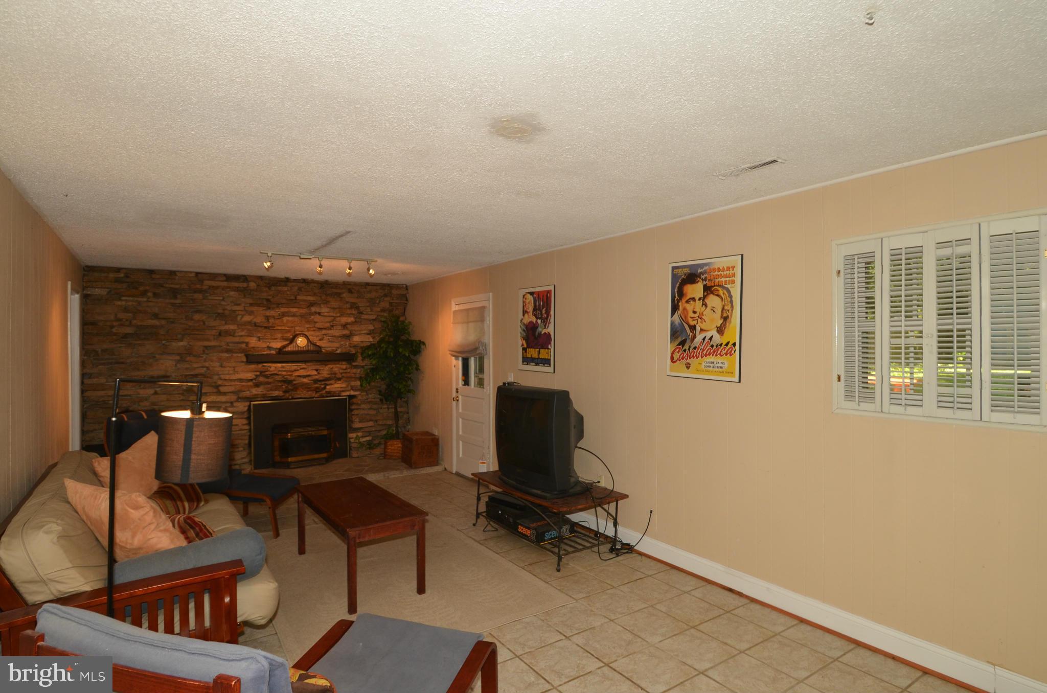 SUNRISE BEACH - Residential