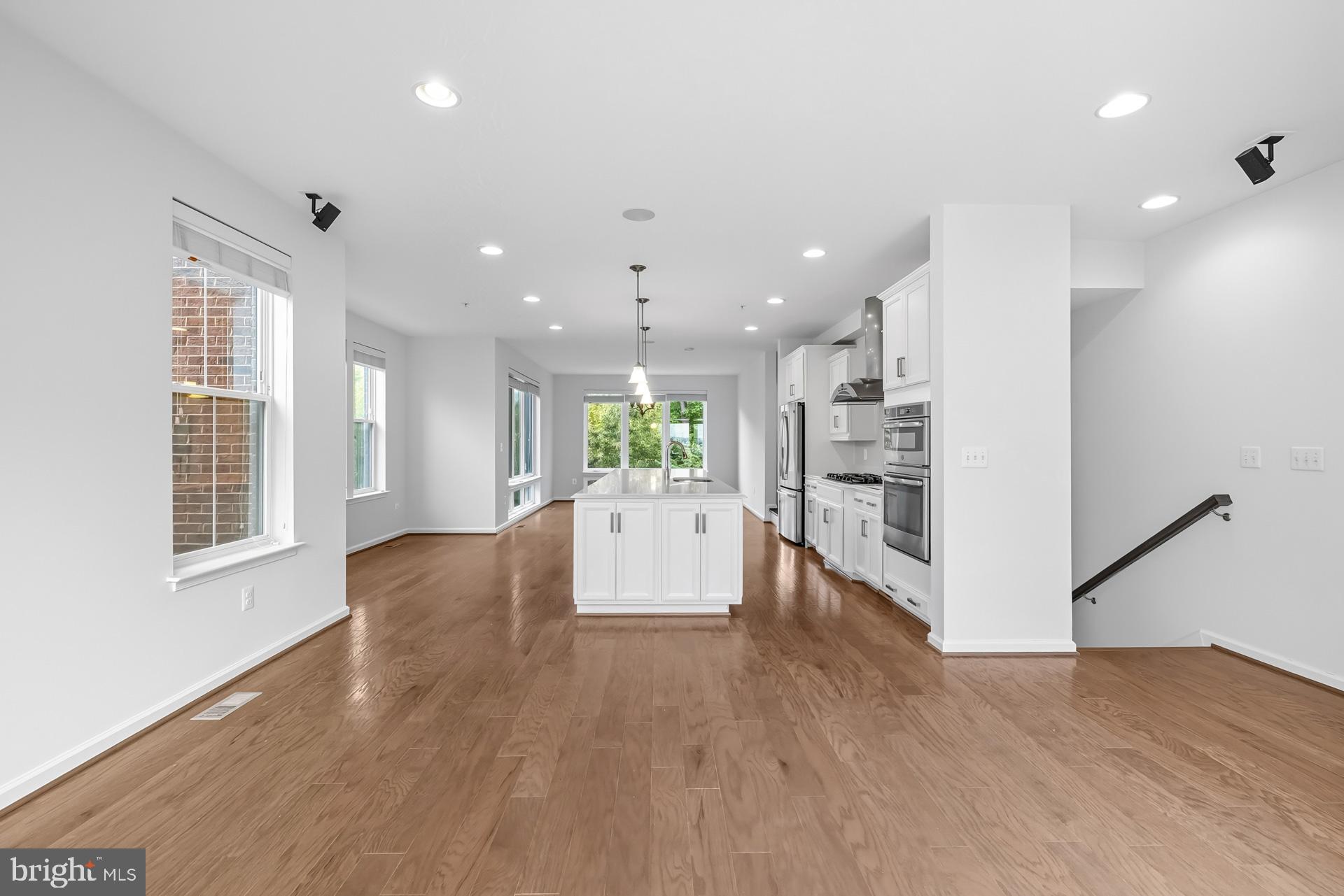 POTOMAC OVERLOOK CONDO - Residential