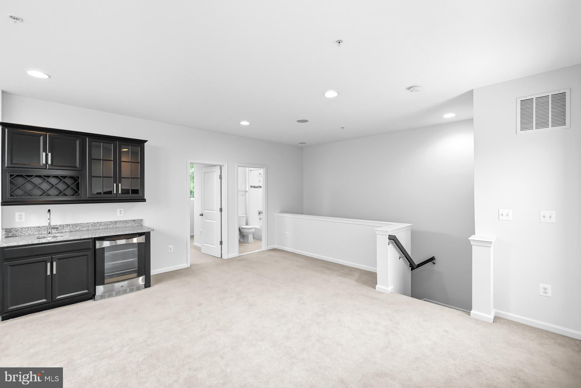 POTOMAC OVERLOOK CONDO - Residential