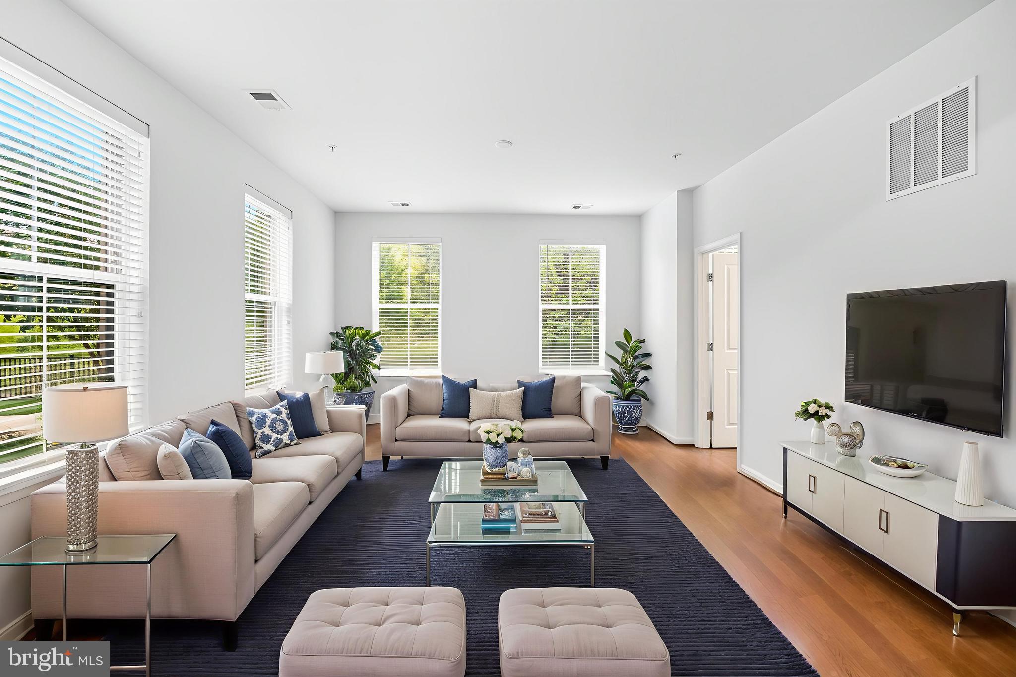 516 HARBORVIEW DRIVE