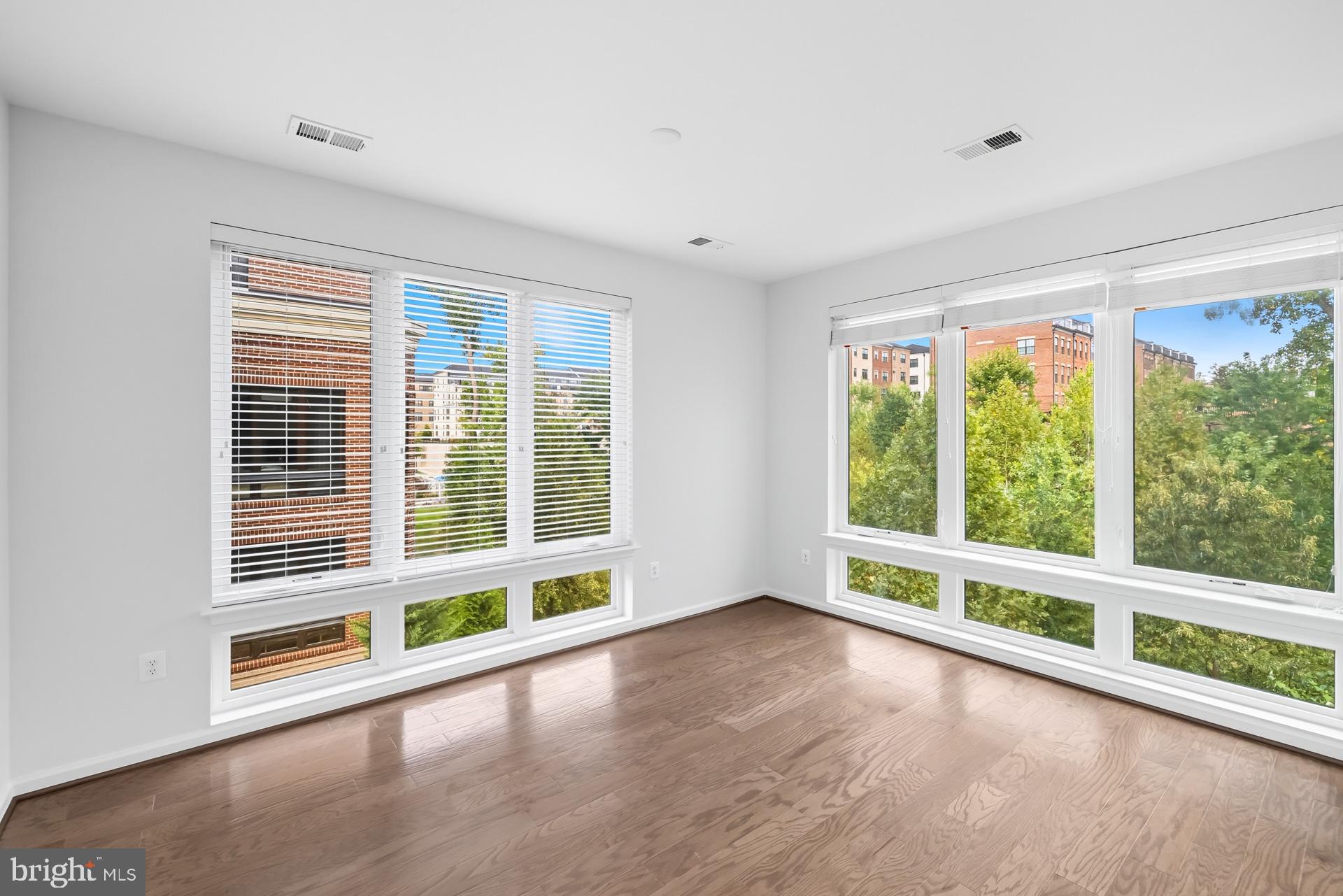 POTOMAC OVERLOOK CONDO - Residential