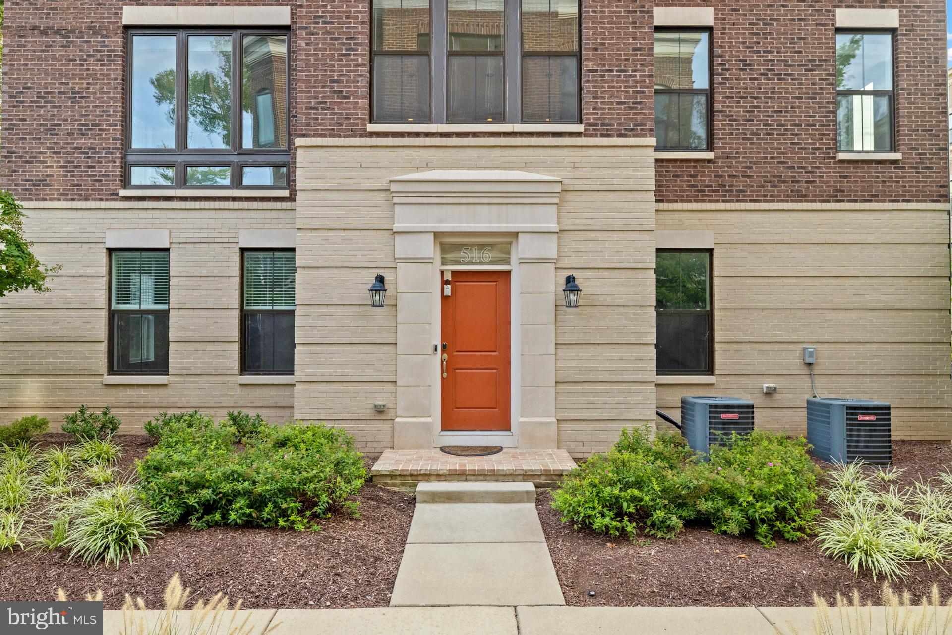 516 HARBORVIEW DRIVE