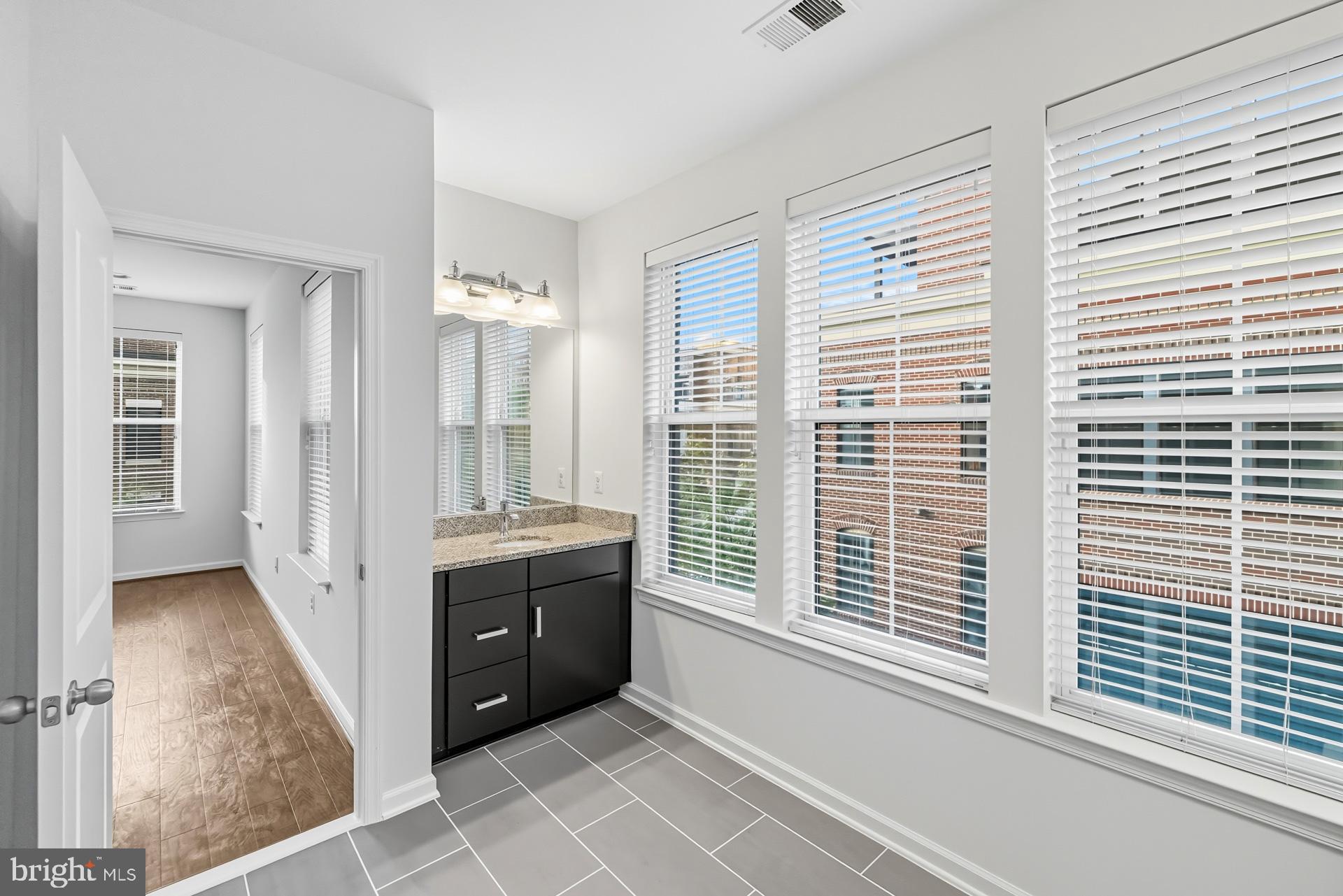 POTOMAC OVERLOOK CONDO - Residential