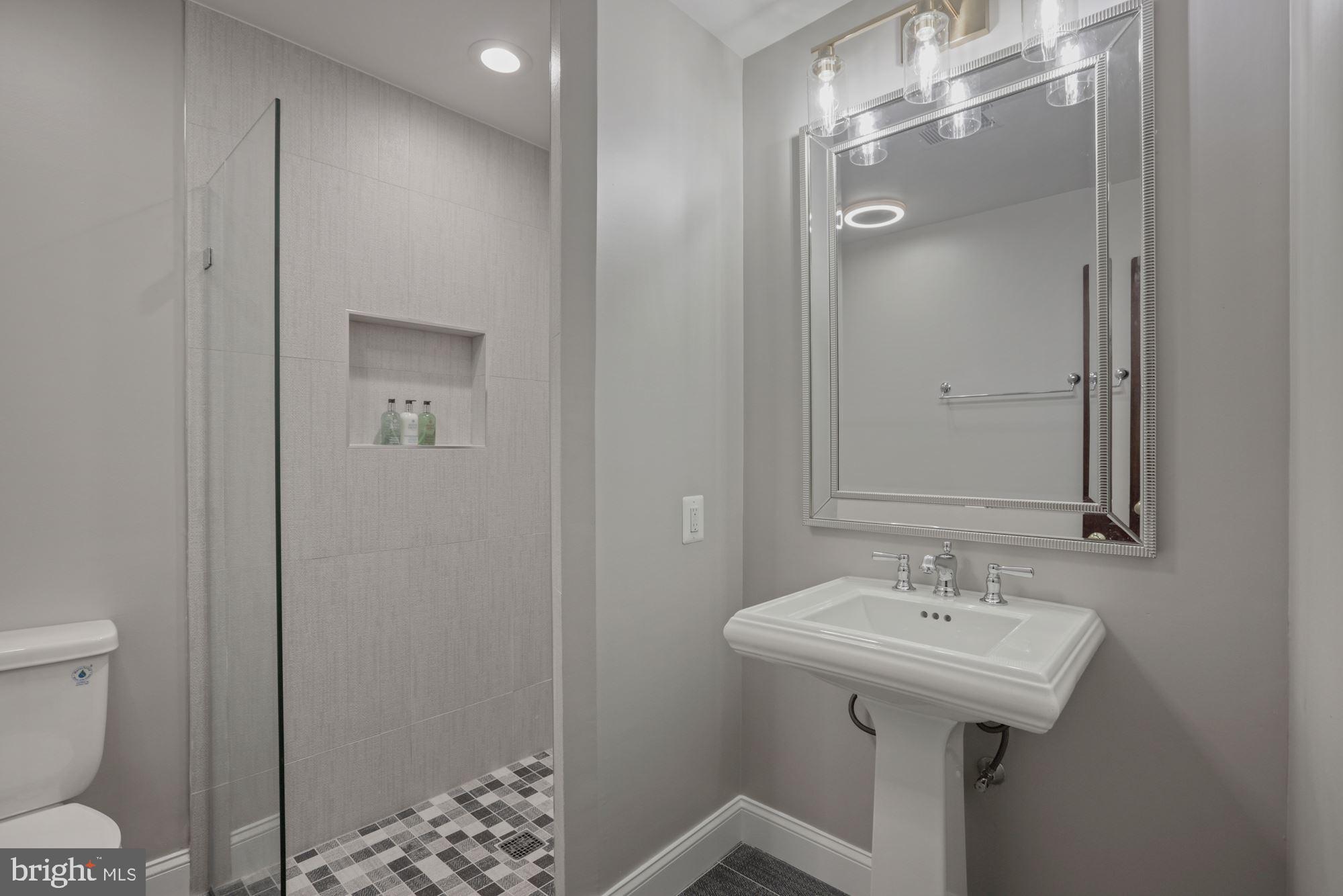 LINGANORE - Residential