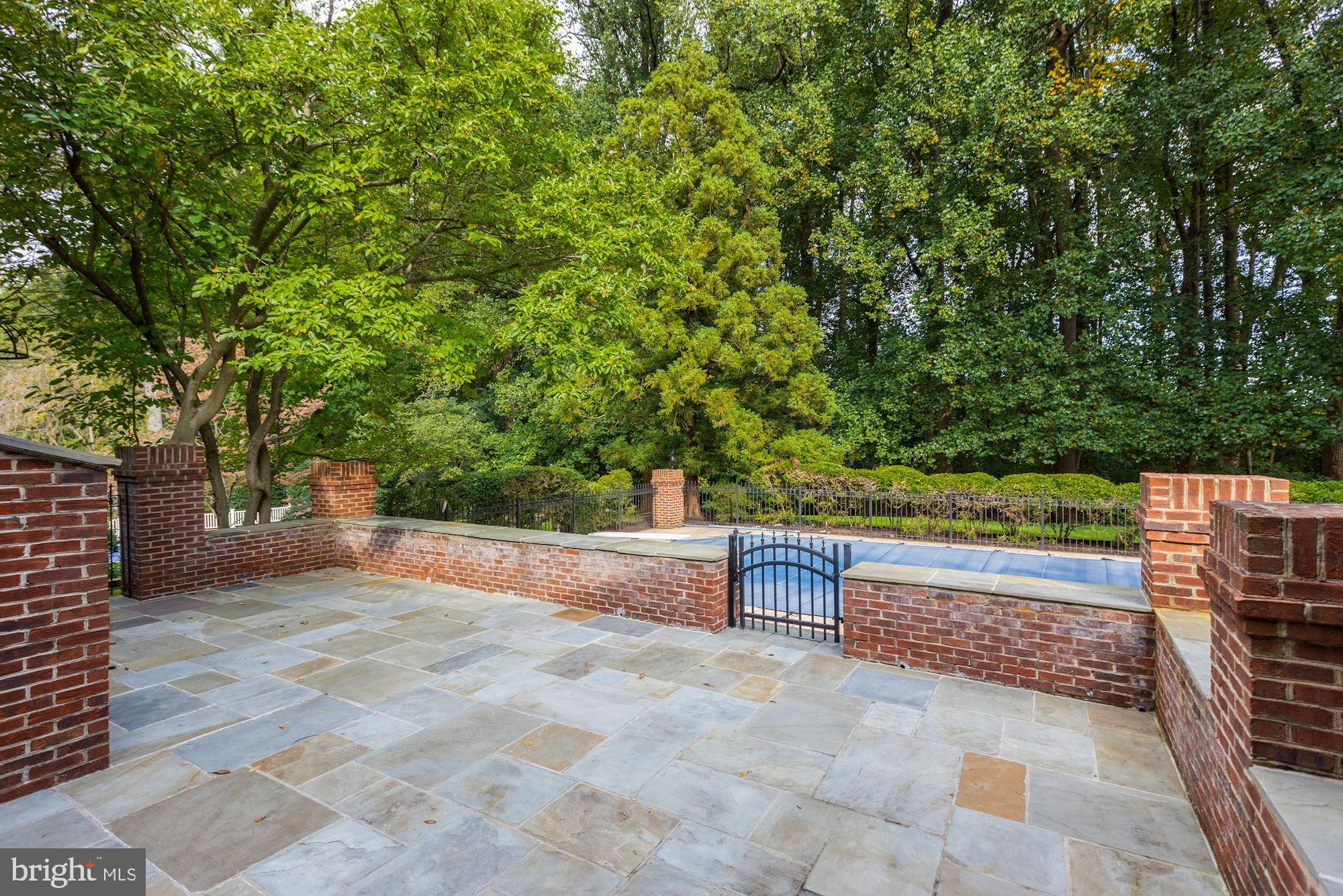 LINGANORE - Residential