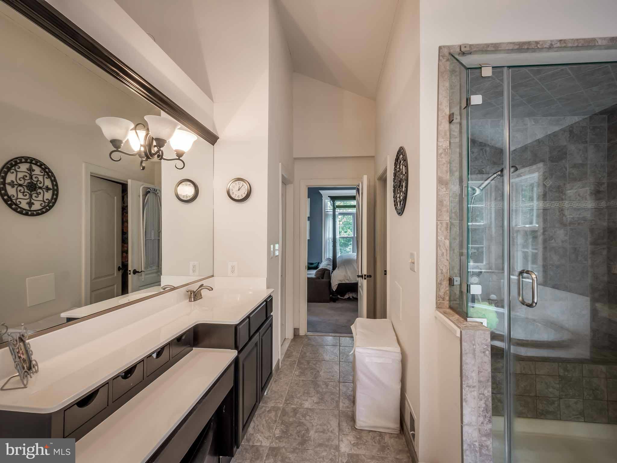 HOLLAND CLIFF SHORES - Residential