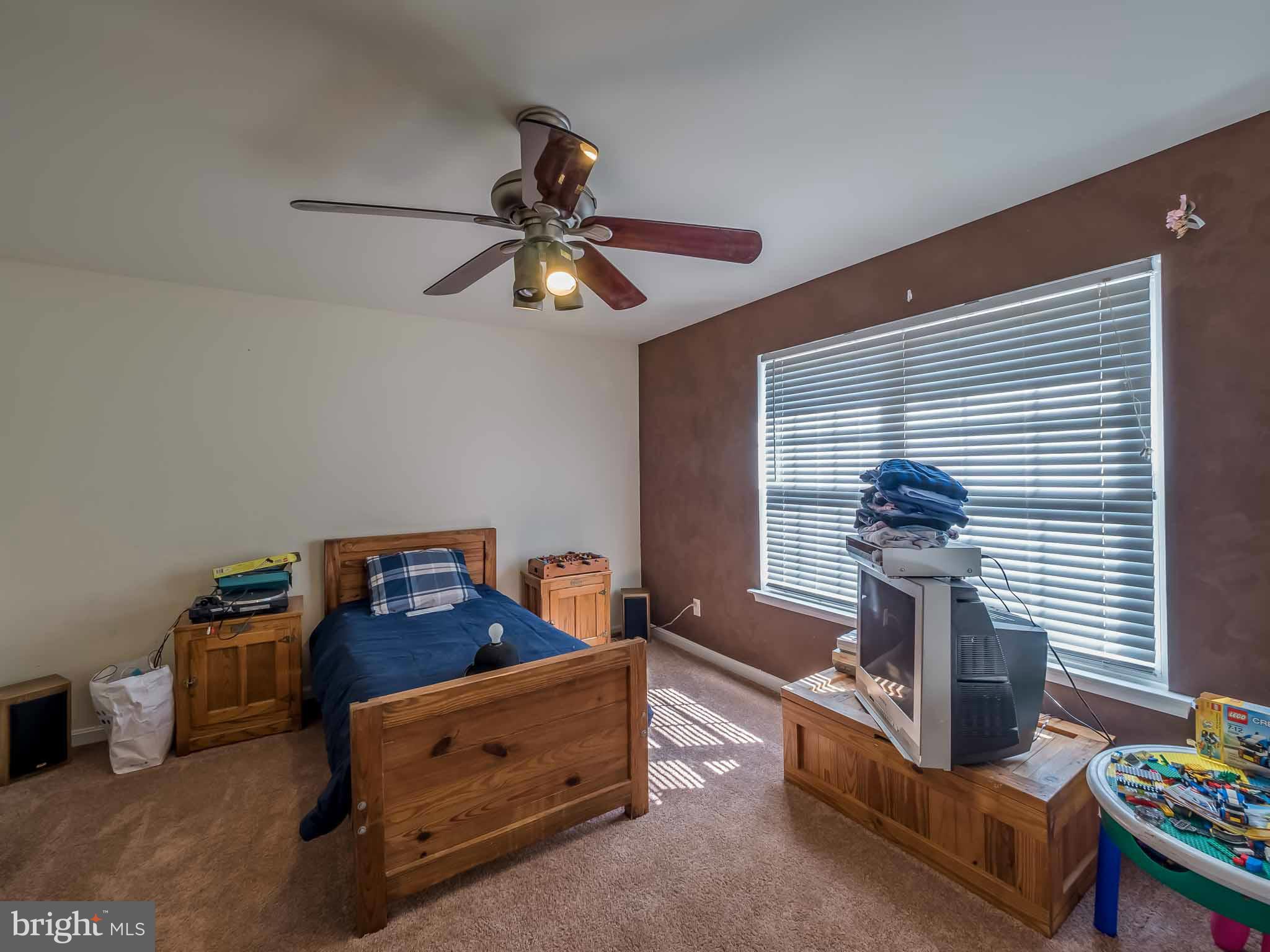 HOLLAND CLIFF SHORES - Residential