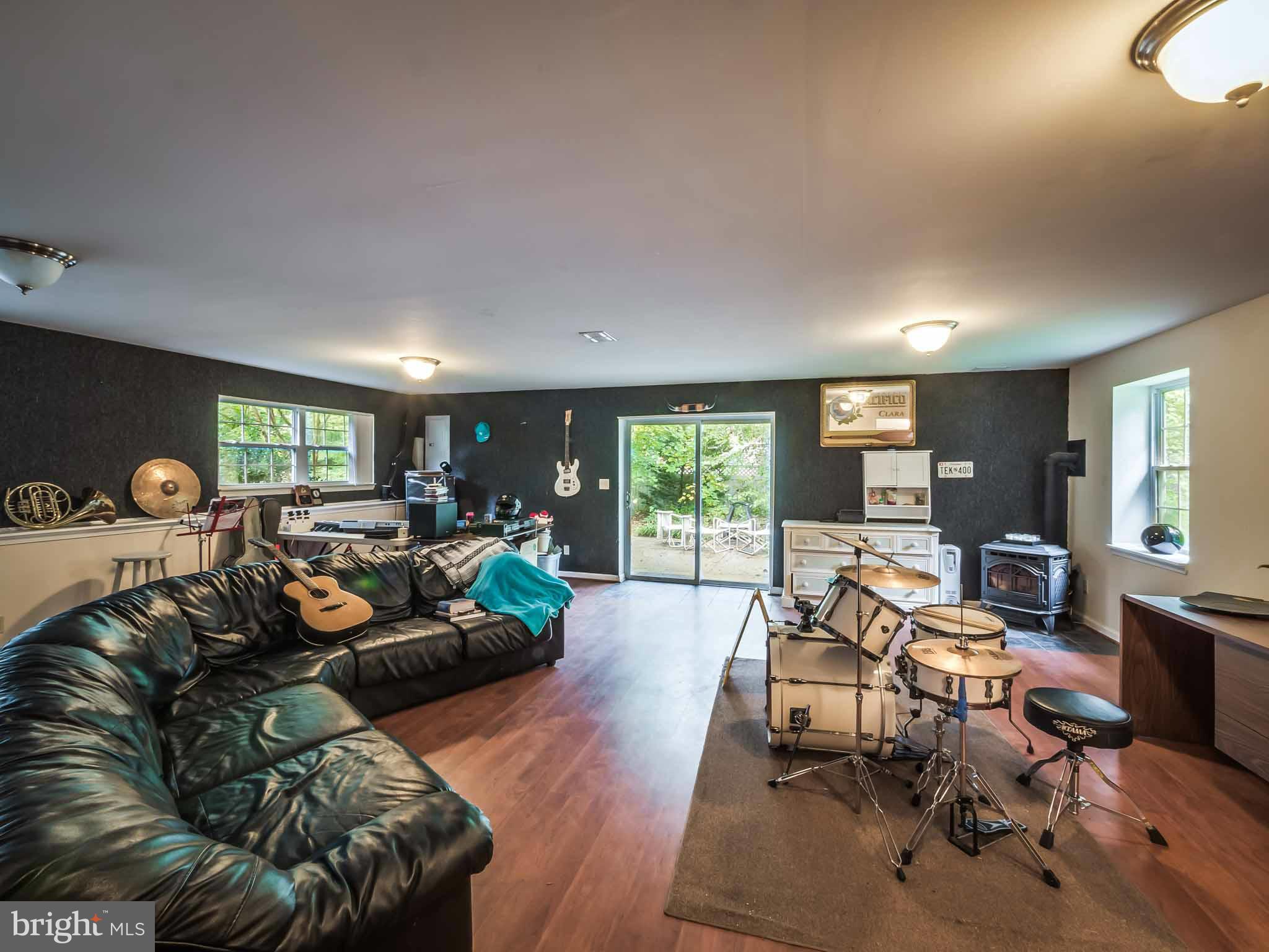 HOLLAND CLIFF SHORES - Residential