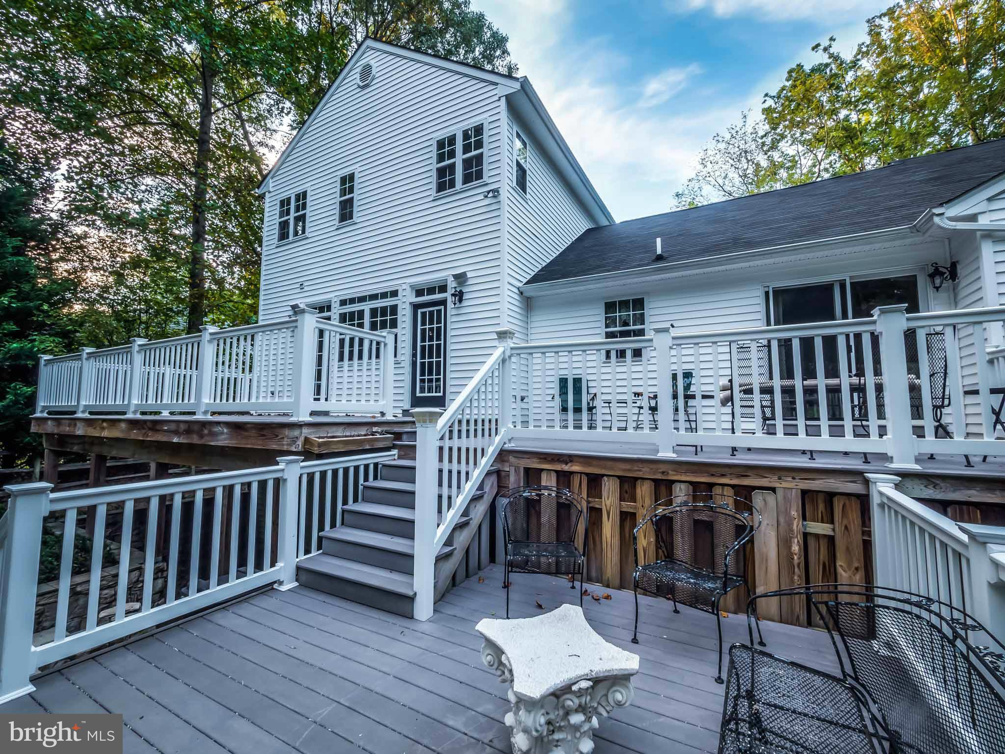 HOLLAND CLIFF SHORES - Residential