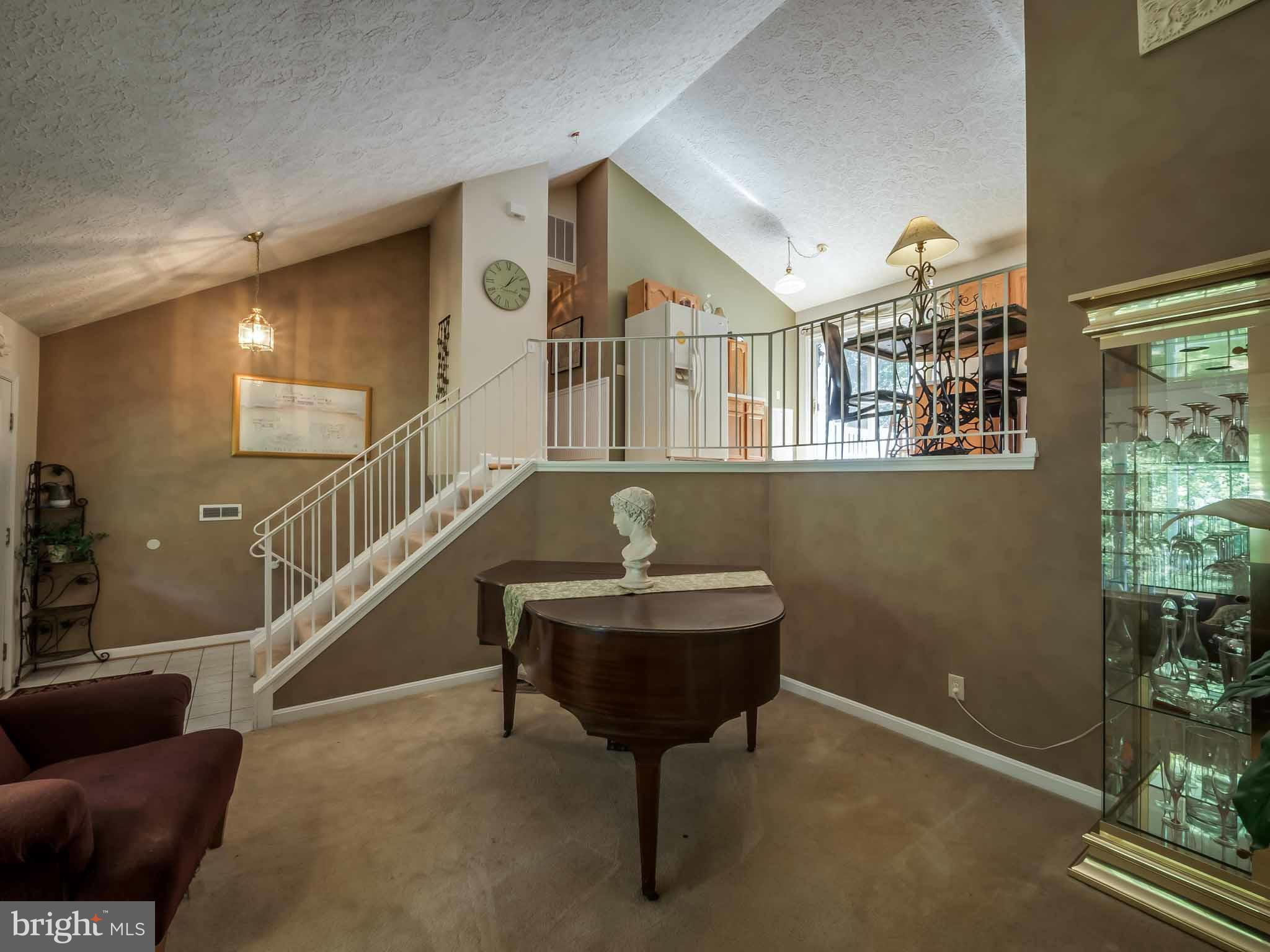 HOLLAND CLIFF SHORES - Residential