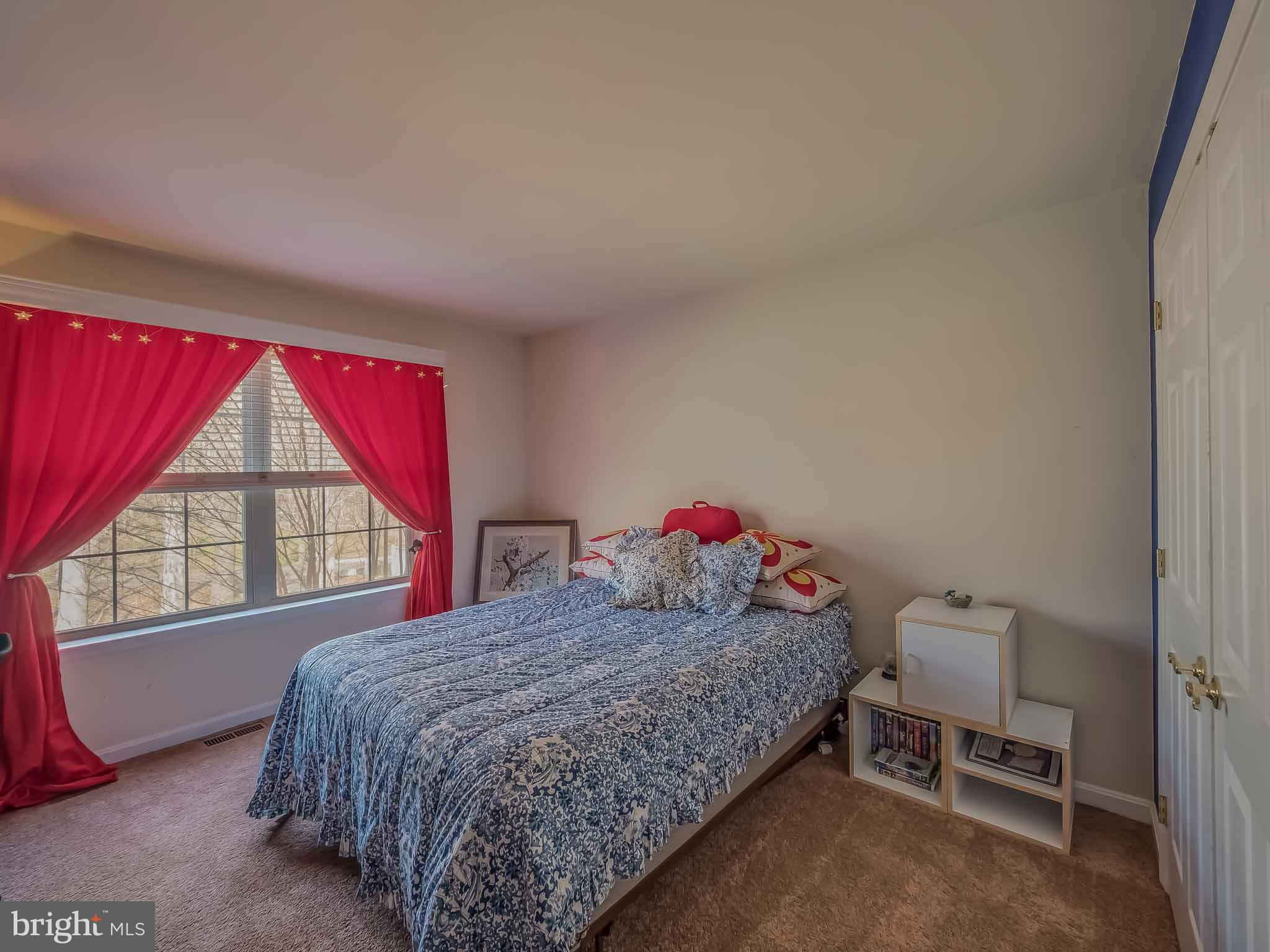 HOLLAND CLIFF SHORES - Residential