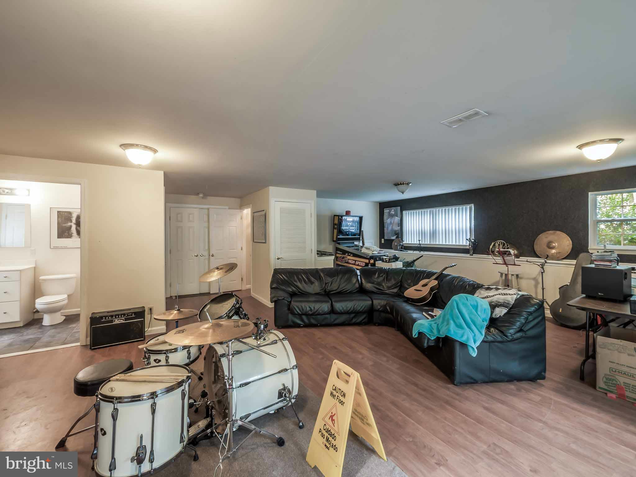 HOLLAND CLIFF SHORES - Residential