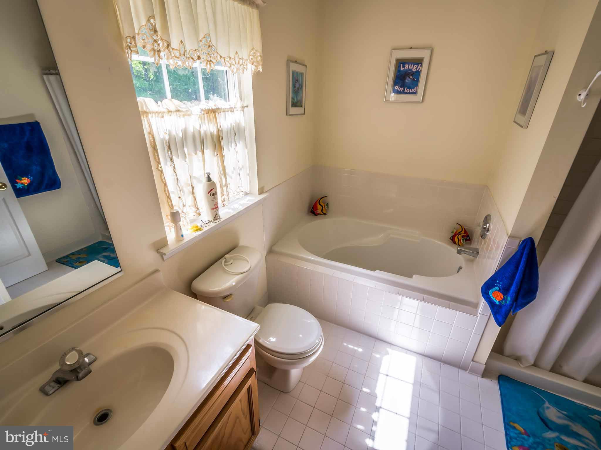 HOLLAND CLIFF SHORES - Residential