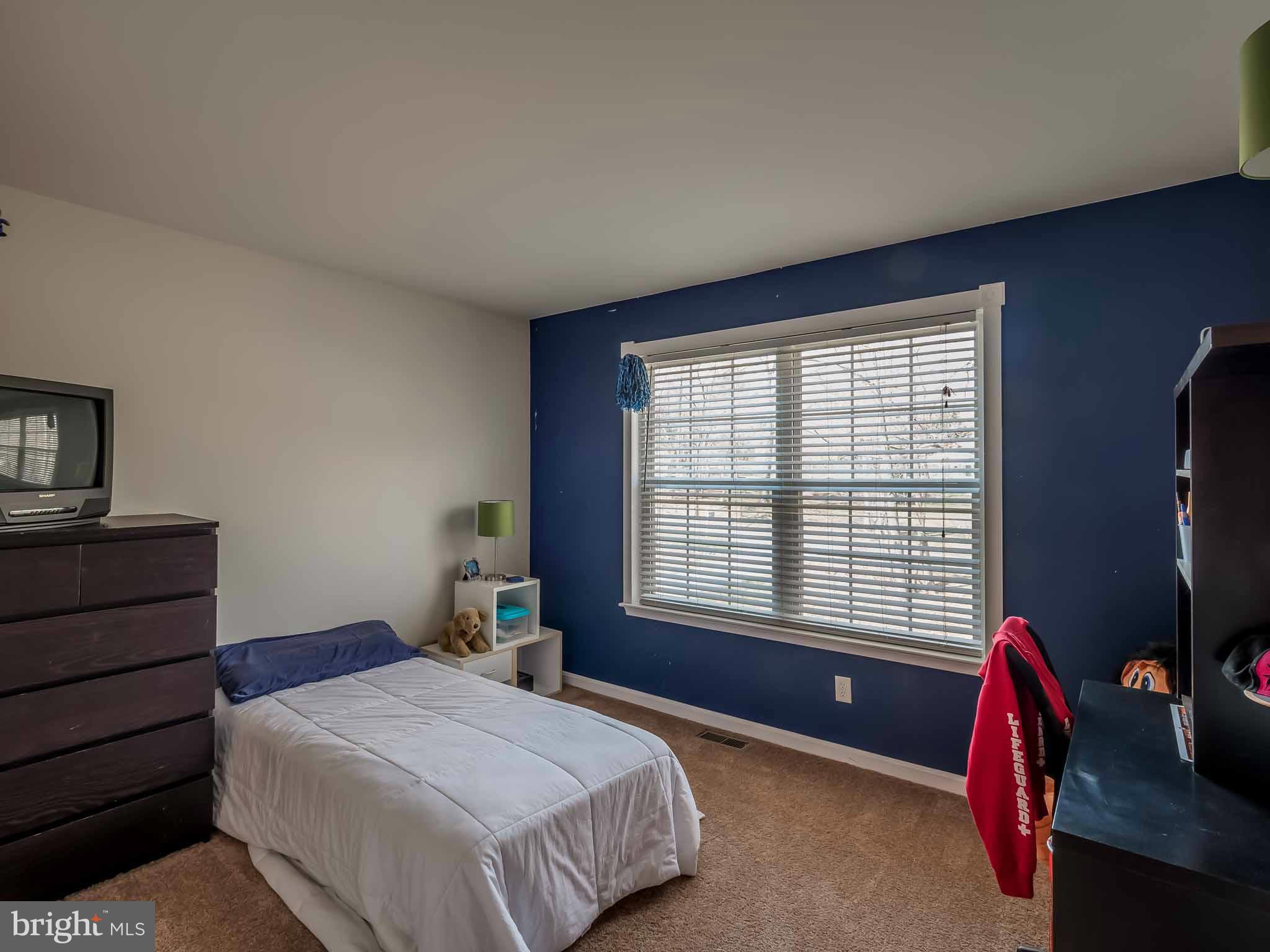 HOLLAND CLIFF SHORES - Residential