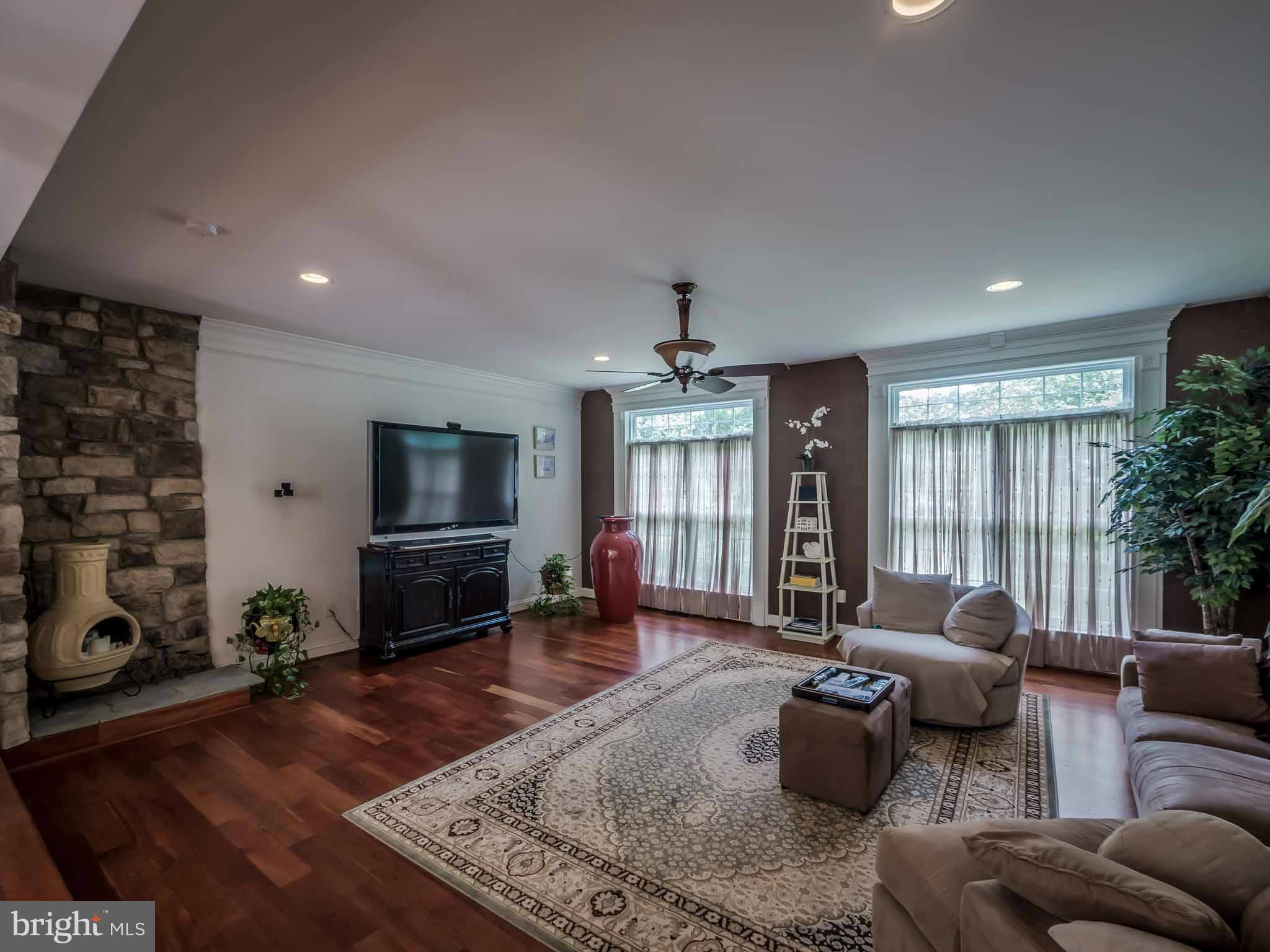 HOLLAND CLIFF SHORES - Residential