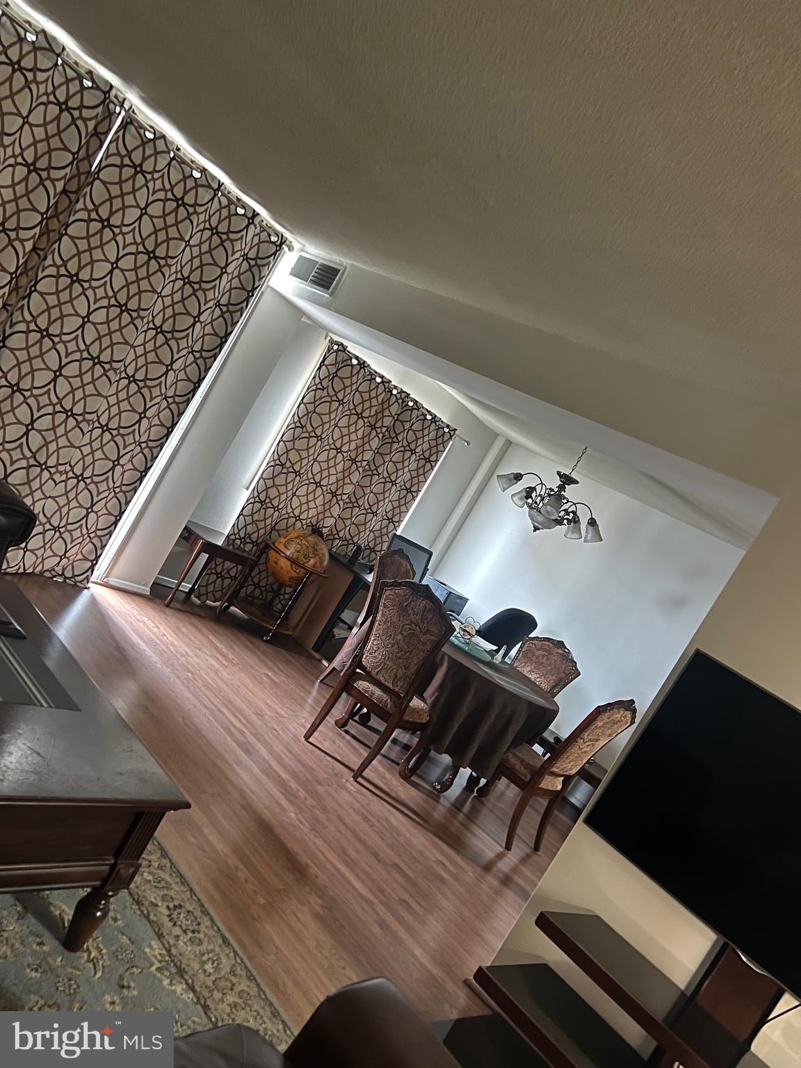 PRESIDENTIAL - Residential