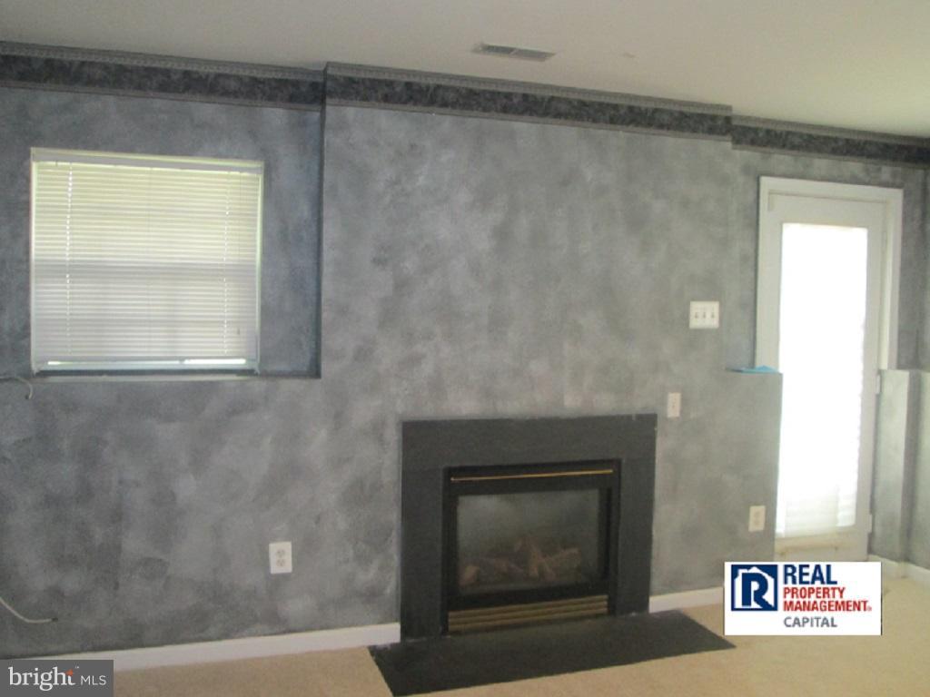 PERRYWOOD - Residential Lease