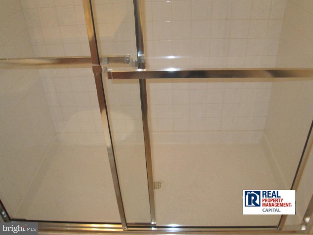 PERRYWOOD - Residential Lease