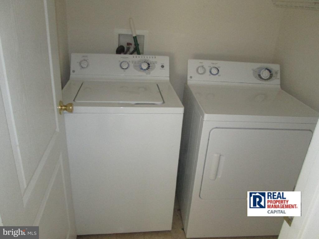 PERRYWOOD - Residential Lease